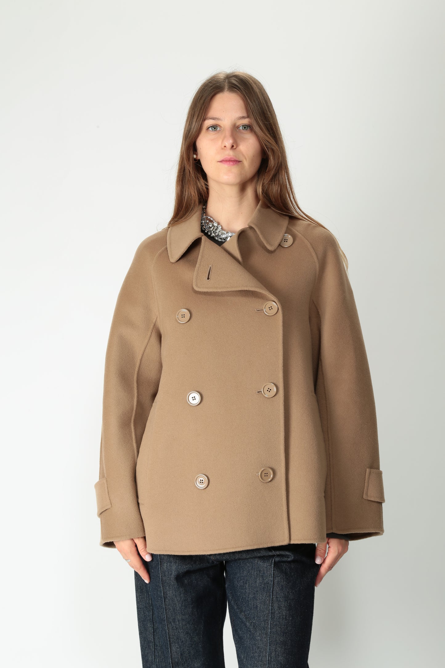 https://admin.shopify.com/store/gulieshop/products/15526145556829#:~:text=https%3A//www.gulieshop.it%20%E2%80%BA%20products%20%E2%80%BA%20s%2Dmaxmara%2Dtrench%2Dcorto%2Din%2Dlana%2Dlouis