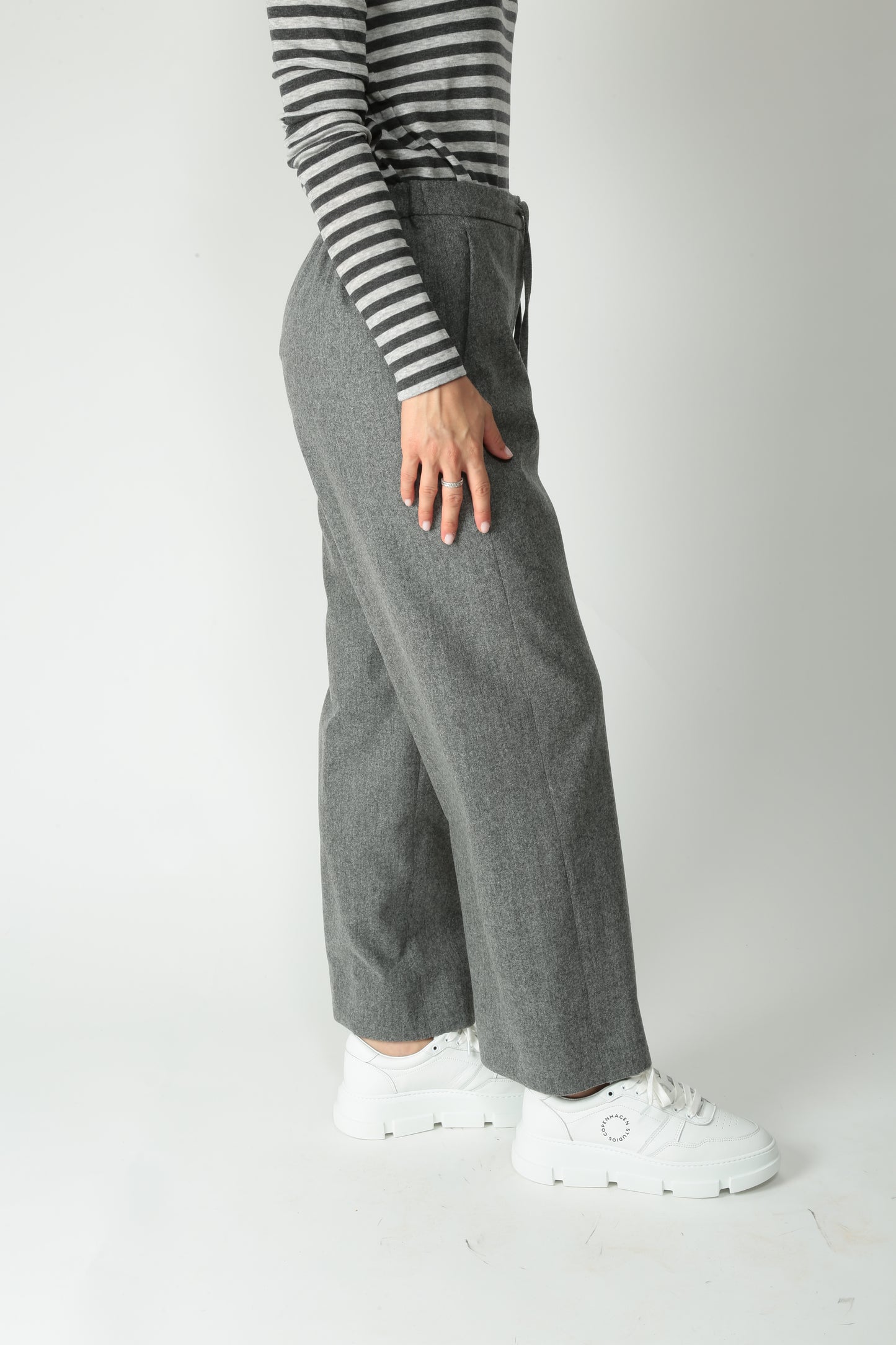 https://admin.shopify.com/store/gulieshop/products/15577929154909#:~:text=https%3A//www.gulieshop.it%20%E2%80%BA%20products%20%E2%80%BA%20s%2Dmaxmara%2Dpantalone%2Dcon%2Dcoulisse%2Dfloria