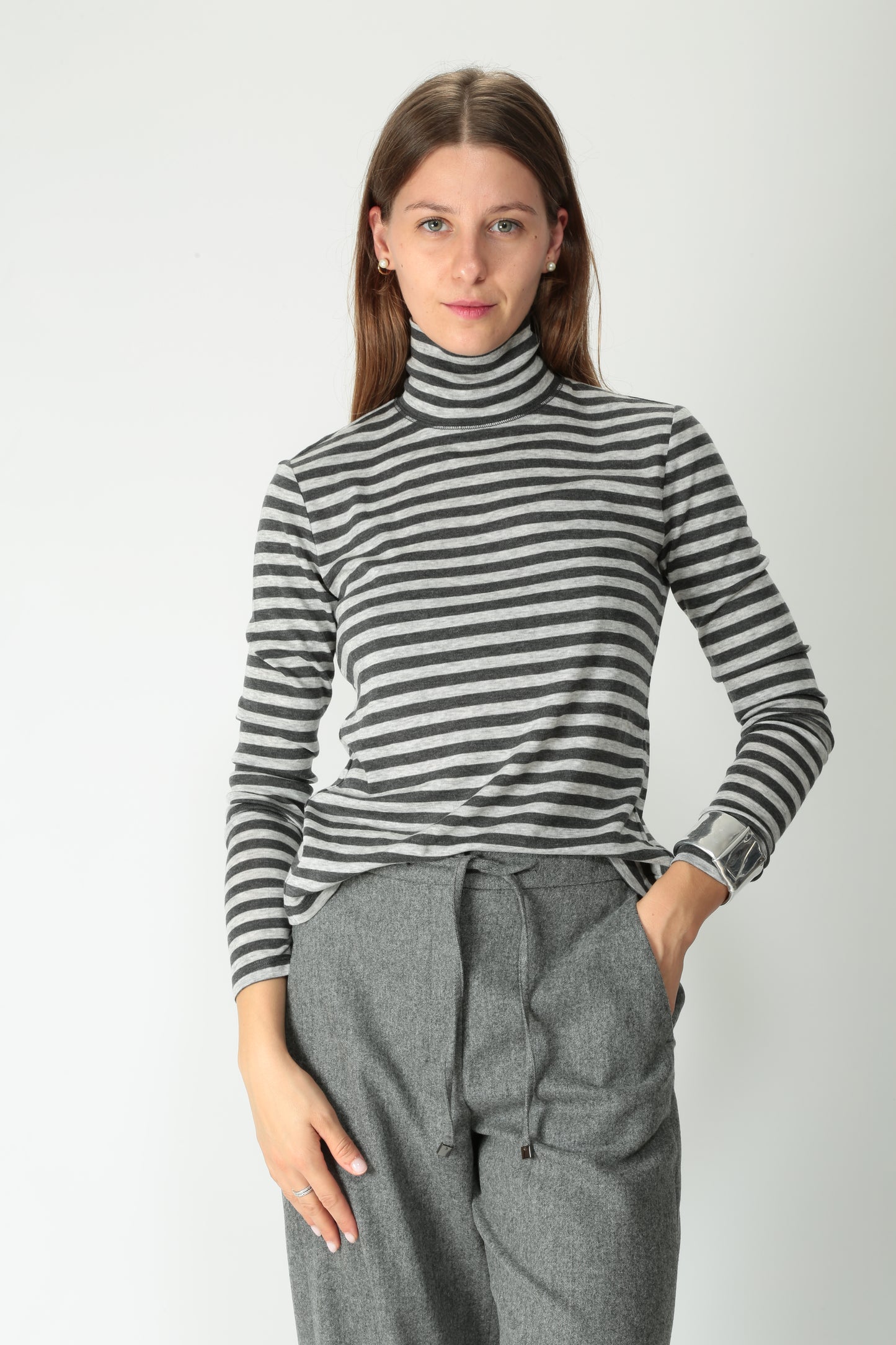 https://admin.shopify.com/store/gulieshop/products/15577928991069#:~:text=https%3A//www.gulieshop.it%20%E2%80%BA%20products%20%E2%80%BA%20maxmara%2Dmm%2Ddolcevita%2Din%2Dmisto%2Dlana%2Dblasy