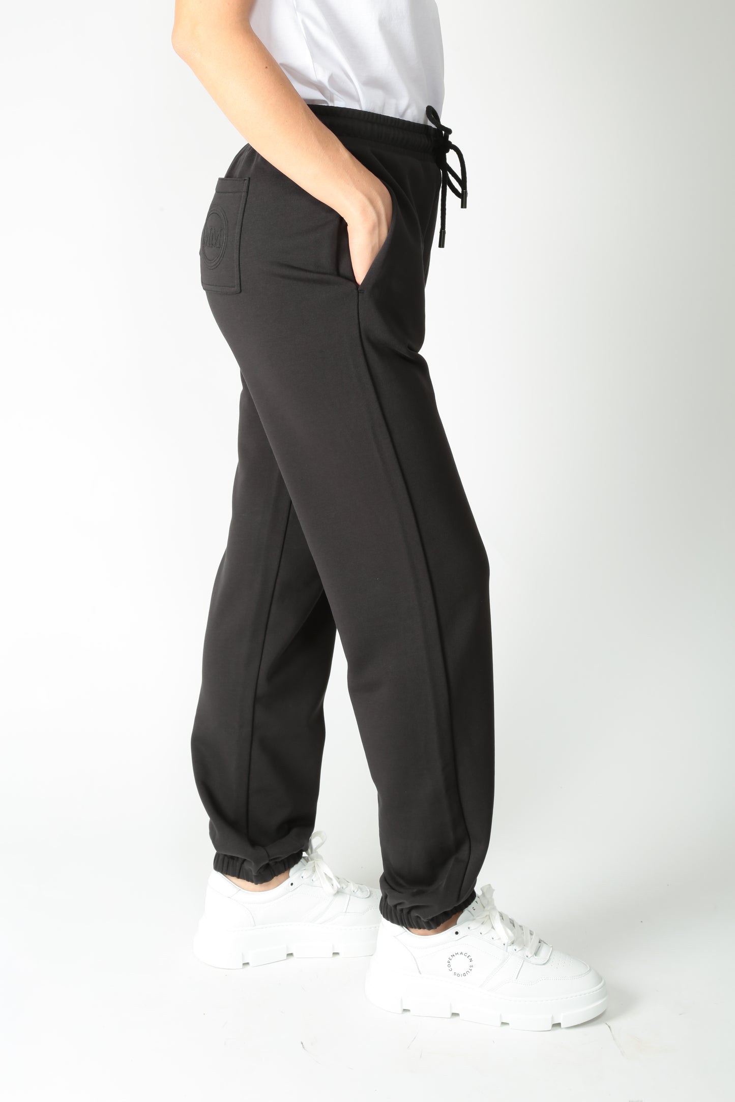 https://admin.shopify.com/store/gulieshop/products/15577928466781#:~:text=https%3A//www.gulieshop.it%20%E2%80%BA%20products%20%E2%80%BA%20maxmara%2Dmm%2Dpantalone%2Djogger%2Dlevico%2D1