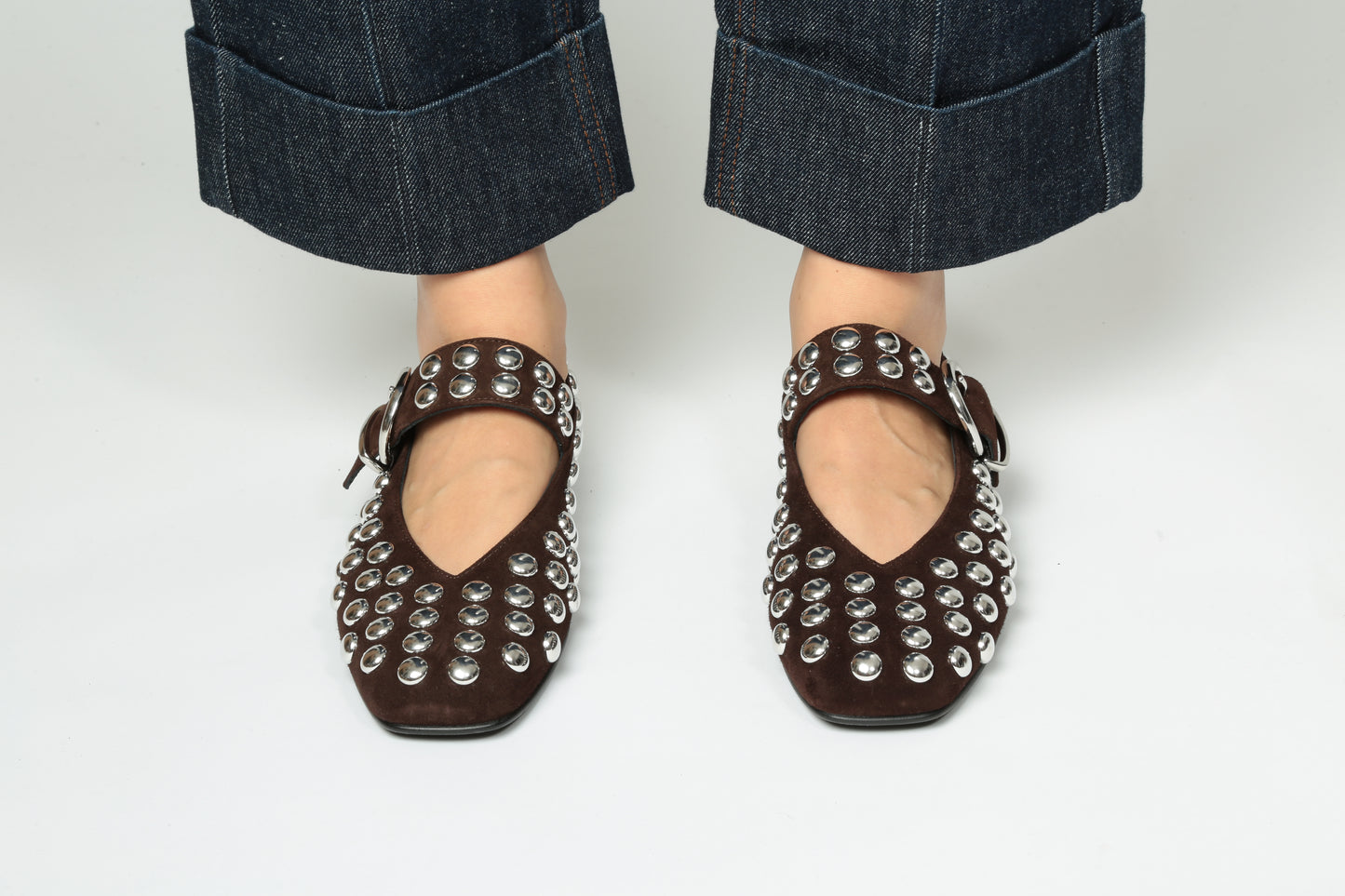 https://admin.shopify.com/store/gulieshop/products/15577923715421#:~:text=https%3A//www.gulieshop.it%20%E2%80%BA%20products%20%E2%80%BA%20l%2Dconti%2Dballerina%2Dcon%2Dborchie%2Dvittoria%2Da5wc54