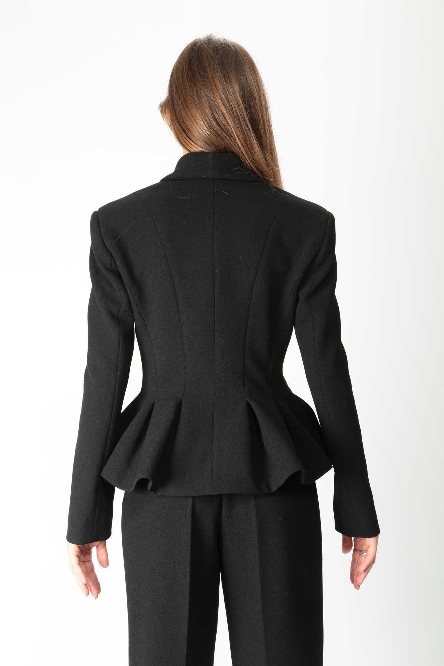 https://admin.shopify.com/store/gulieshop/products/15577923584349#:~:text=https%3A//www.gulieshop.it%20%E2%80%BA%20products%20%E2%80%BA%20l%2Dconti%2Dgiacca%2Din%2Dcrepe%2Djanis%2Dl5wm80