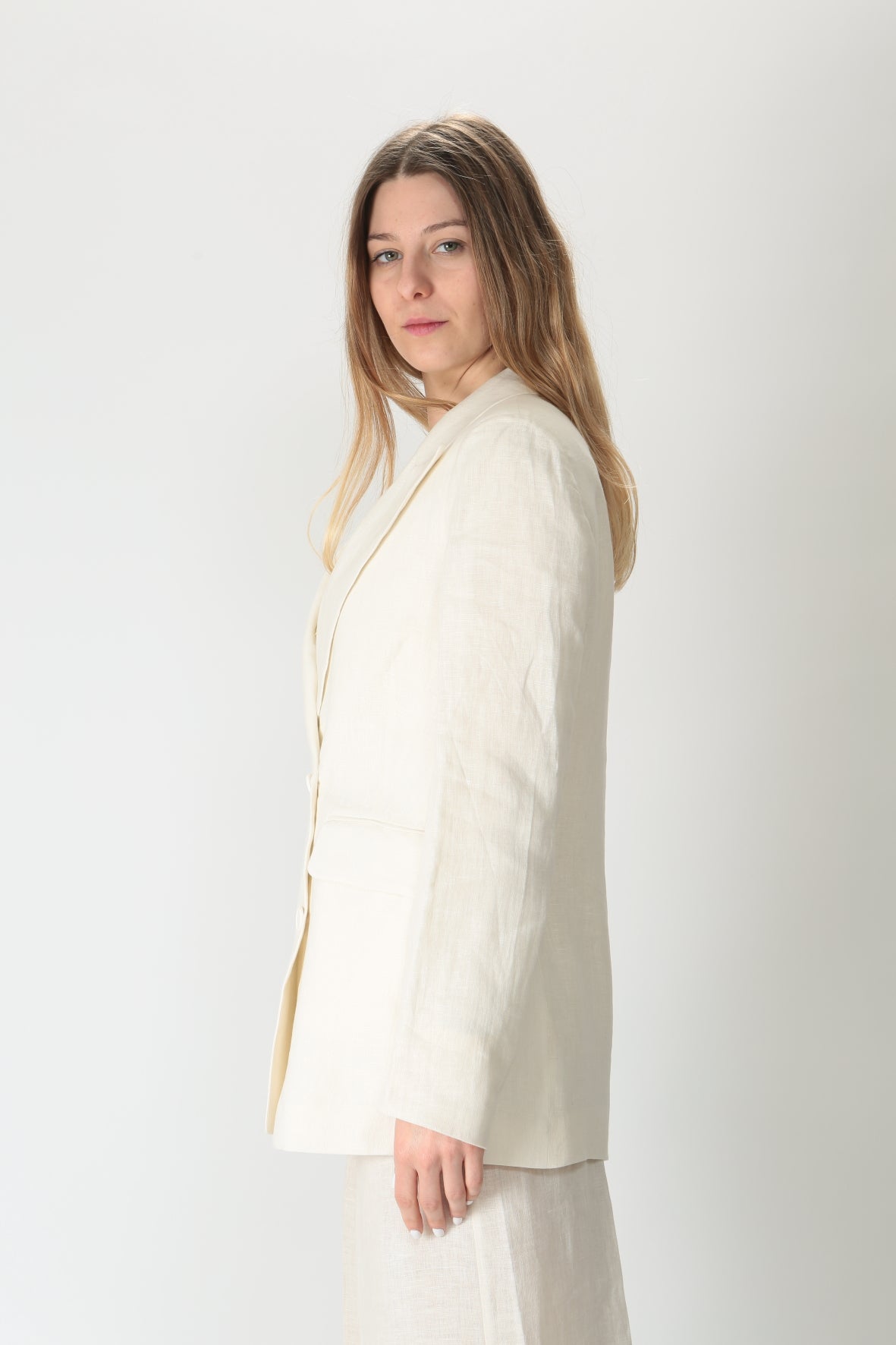 https://admin.shopify.com/store/gulieshop/products/9068327567709#:~:text=Invia-,1978%20Giacca%20doppiopetto%20in%20lino%20599GB649,-Contenuto%20multimediale%201
