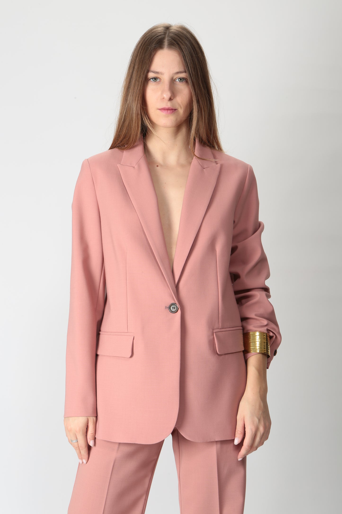 https://admin.shopify.com/store/gulieshop/products/9898601775453#:~:text=https%3A//www.gulieshop.it%20%E2%80%BA%20products%20%E2%80%BA%20ottodame%2Dgiacca%2Dmonopetto%2Din%2Dmisto%2Dlana%2Dwhi%2Ddg6079