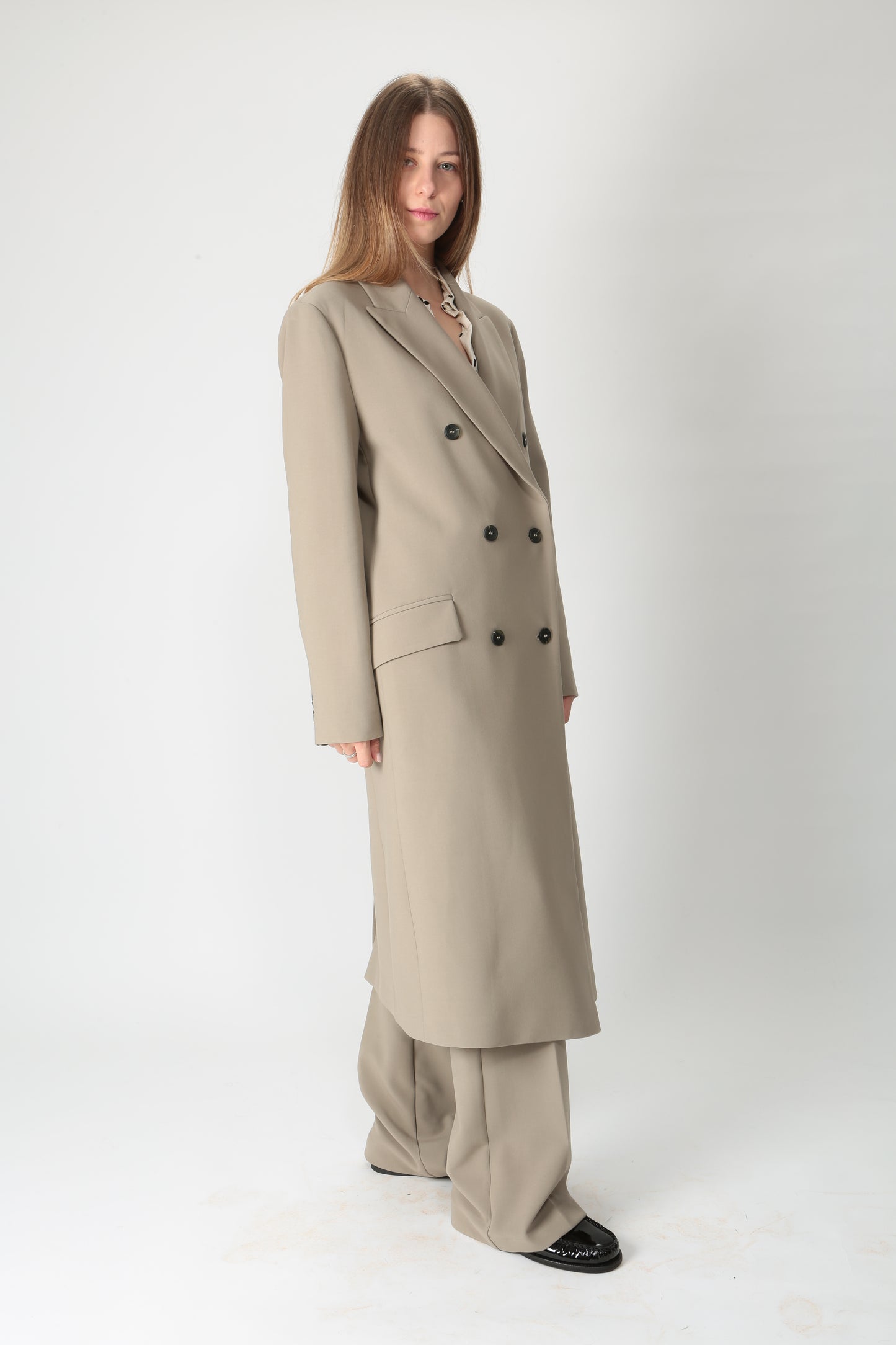https://admin.shopify.com/store/gulieshop/products/9898601578845#:~:text=https%3A//www.gulieshop.it%20%E2%80%BA%20products%20%E2%80%BA%20ottodame%2Dcappotto%2Ddoppiopetto%2Dlungo%2Dlim%2Ddj0035