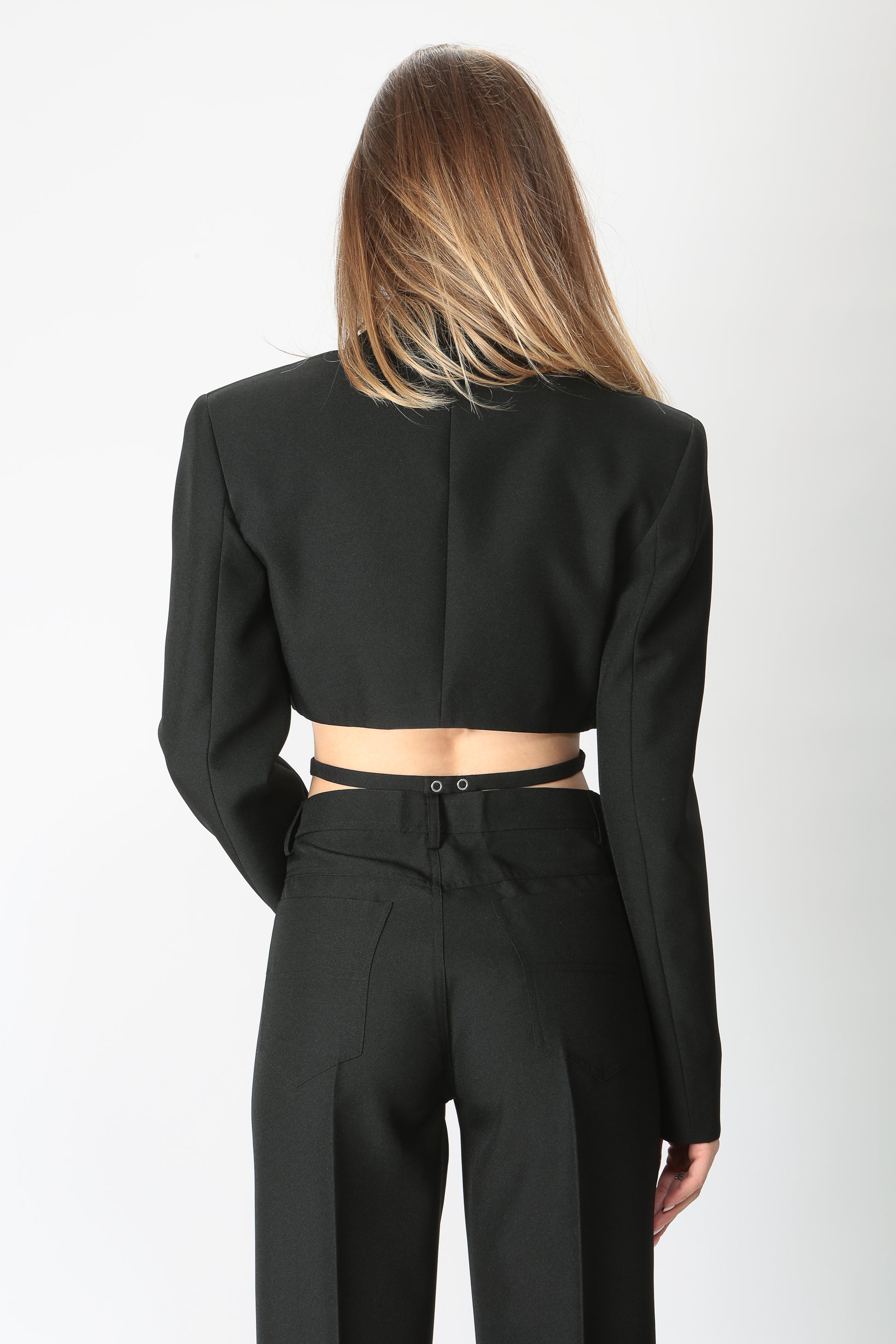 https://admin.shopify.com/store/gulieshop/products/9898626548061#:~:text=https%3A//www.gulieshop.it%20%E2%80%BA%20products%20%E2%80%BA%20ottodame%2Dgiacca%2Dcropped%2Dkeo%2Ddg6082