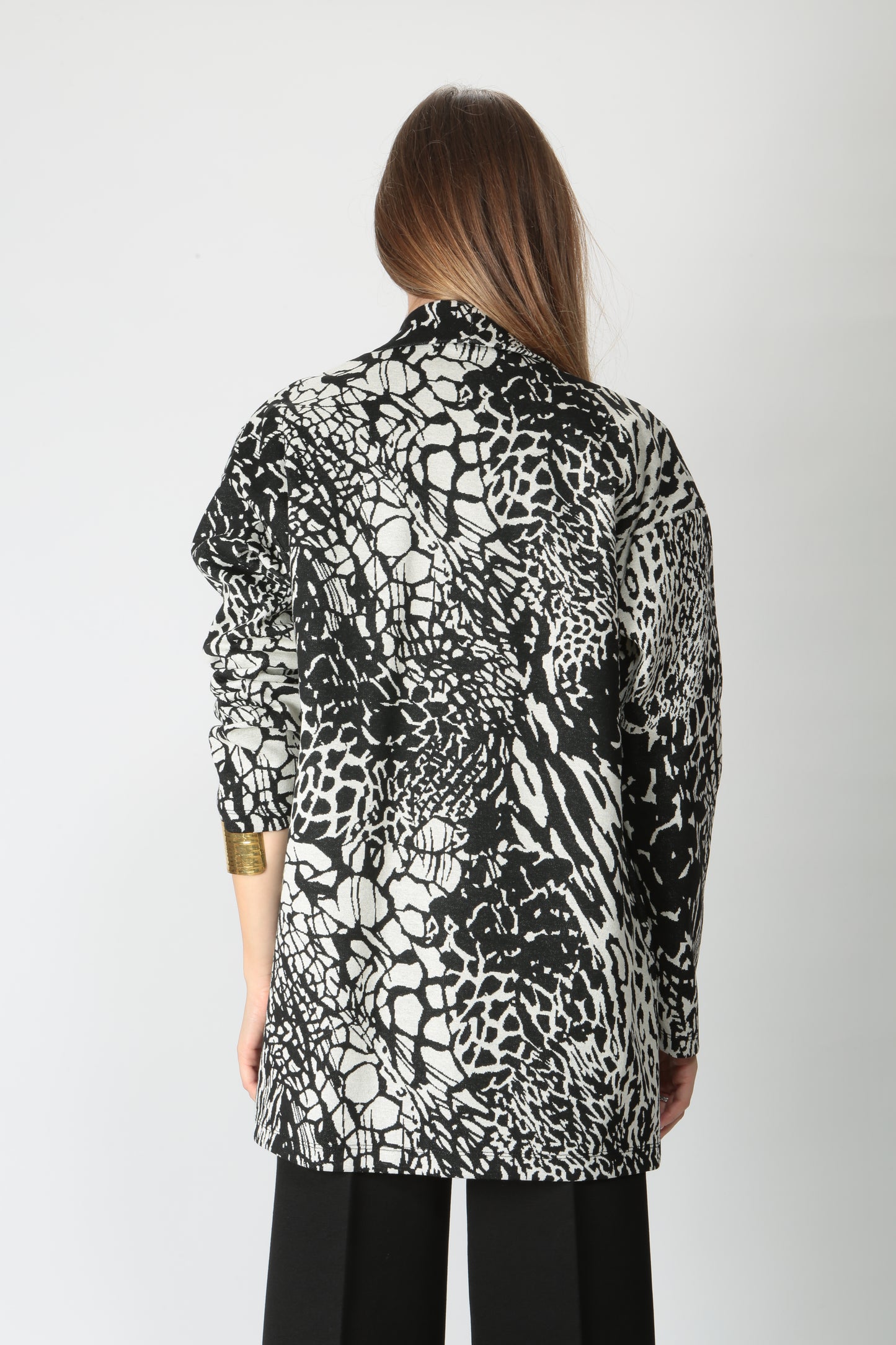 https://admin.shopify.com/store/gulieshop/products/9902941110621#:~:text=https%3A//www.gulieshop.it%20%E2%80%BA%20products%20%E2%80%BA%201978%2Dcardigan%2Dmisto%2Dcotone%2Djacquard