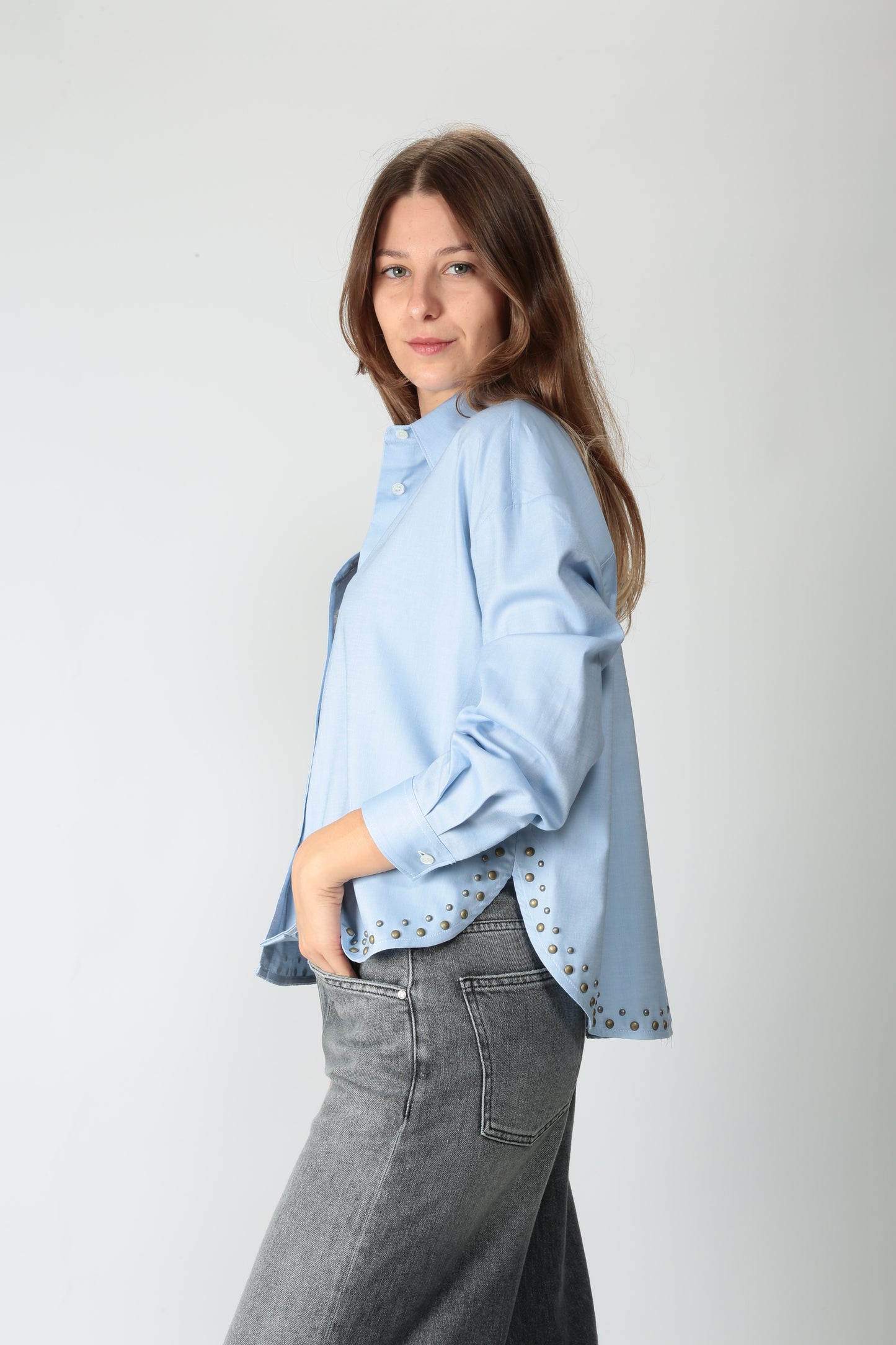 https://www.gulieshop.it › products › camicetta-snob-camicia-con-borchie-31410-551p