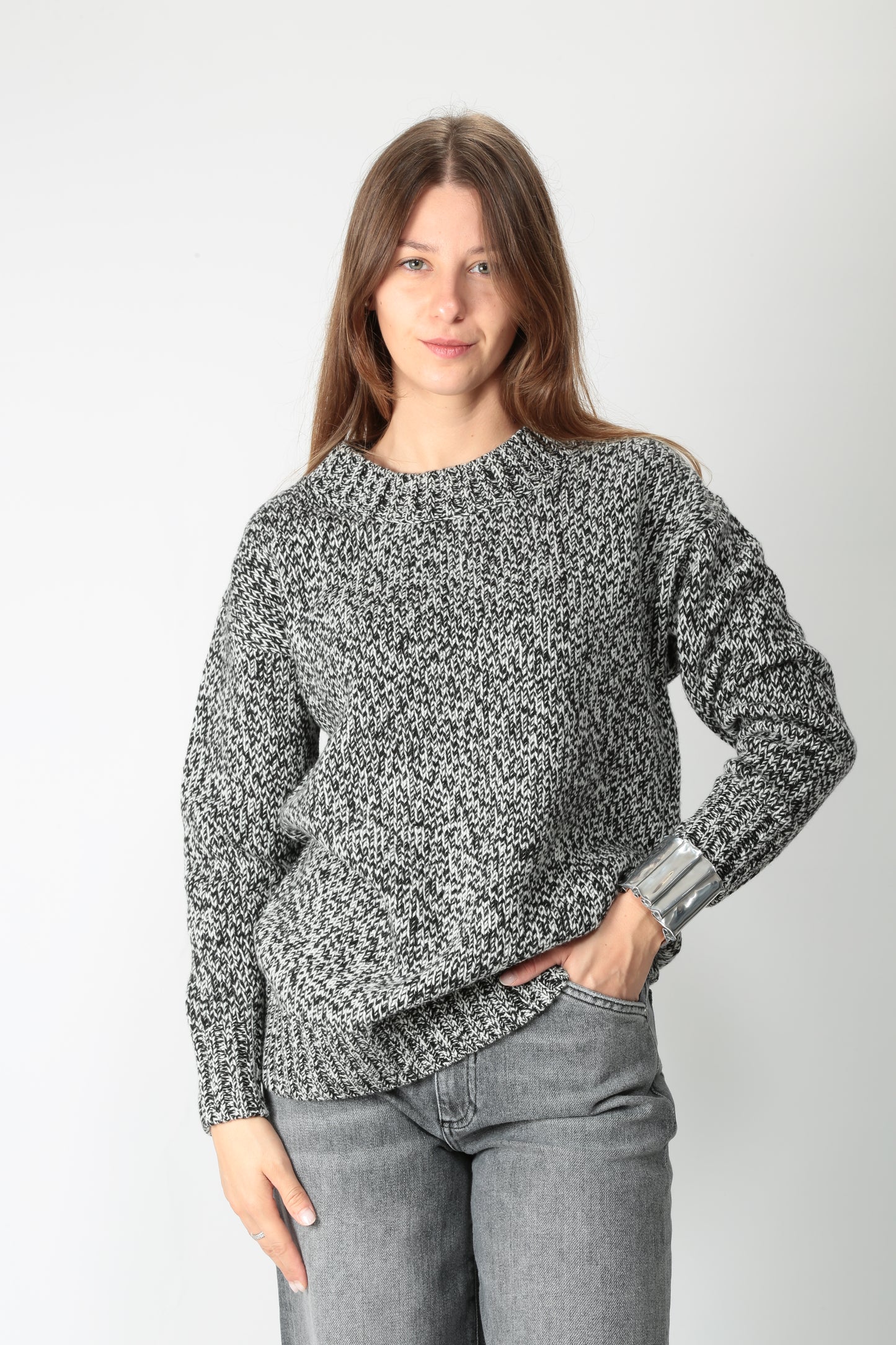 https://admin.shopify.com/store/gulieshop/products/15621943001437#:~:text=https%3A//www.gulieshop.it%20%E2%80%BA%20products%20%E2%80%BA%20alpha%2Dstudio%2Dmaglia%2Din%2Dmouline%2Dad%2D4210c