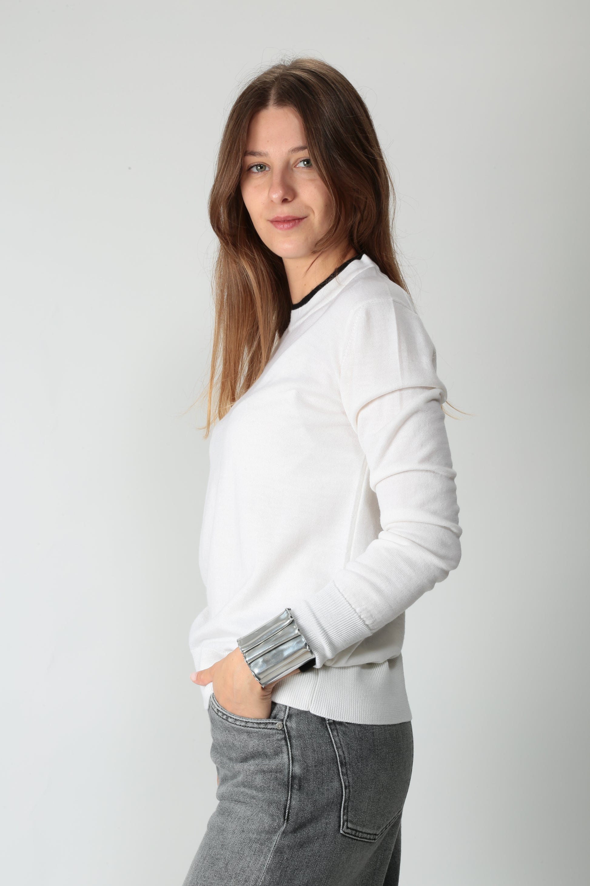 https://admin.shopify.com/store/gulieshop/products/15621942968669#:~:text=https%3A//www.gulieshop.it%20%E2%80%BA%20products%20%E2%80%BA%20alpha%2Dstudio%2Dmaglia%2Din%2Dlana%2Dmerinos%2Dad%2D4011c