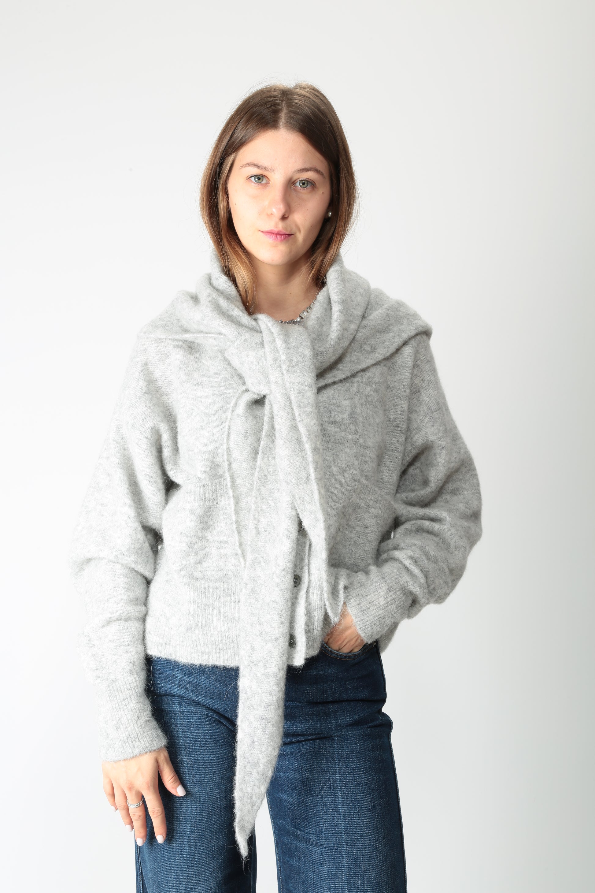 https://admin.shopify.com/store/gulieshop/products/15633572561245#:~:text=https%3A//www.gulieshop.it%20%E2%80%BA%20products%20%E2%80%BA%20jei%2Do%2Dsciarpa%2Dmisto%2Dalpaca%2D4569