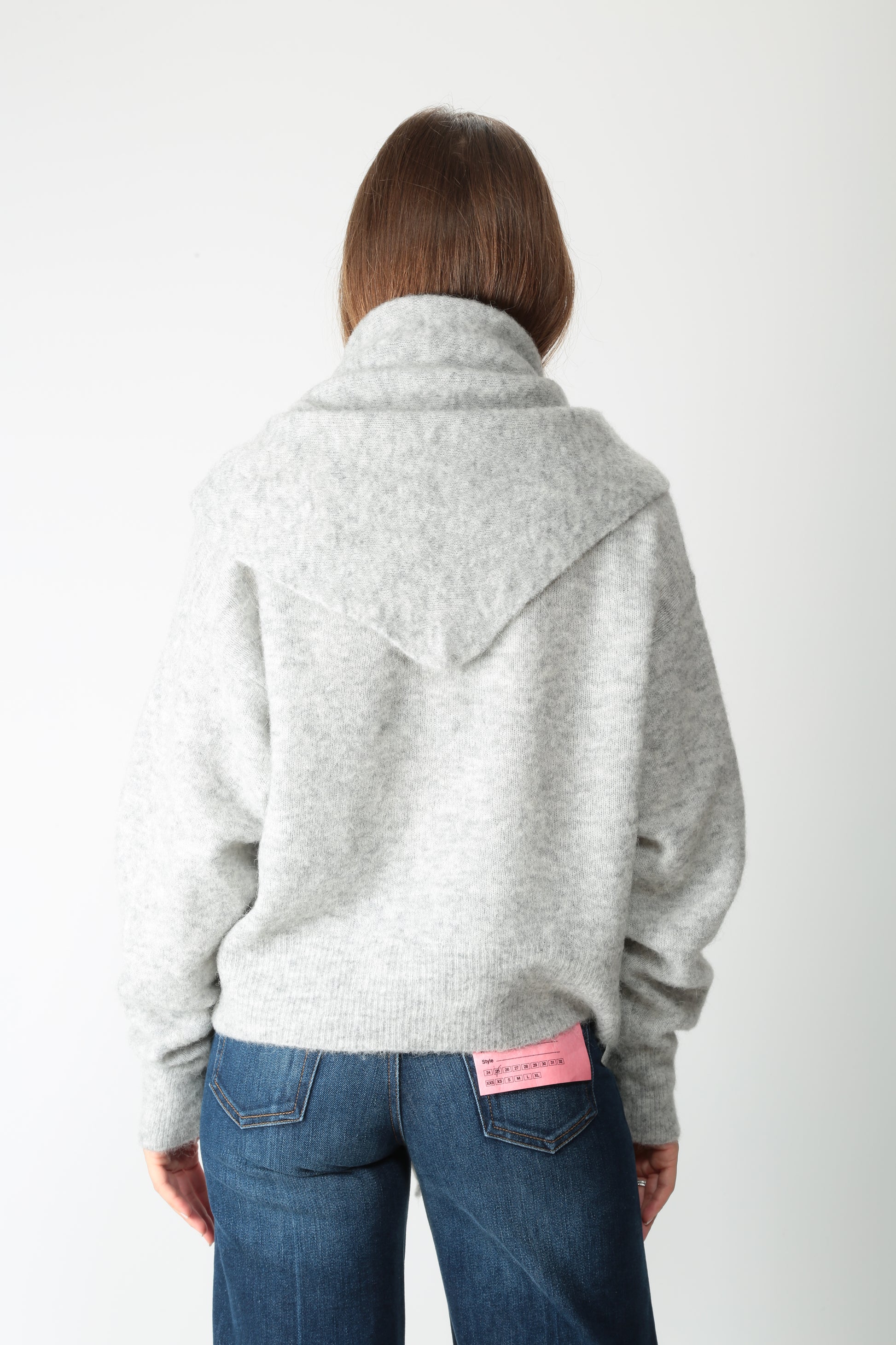 https://admin.shopify.com/store/gulieshop/products/15633572561245#:~:text=https%3A//www.gulieshop.it%20%E2%80%BA%20products%20%E2%80%BA%20jei%2Do%2Dsciarpa%2Dmisto%2Dalpaca%2D4569