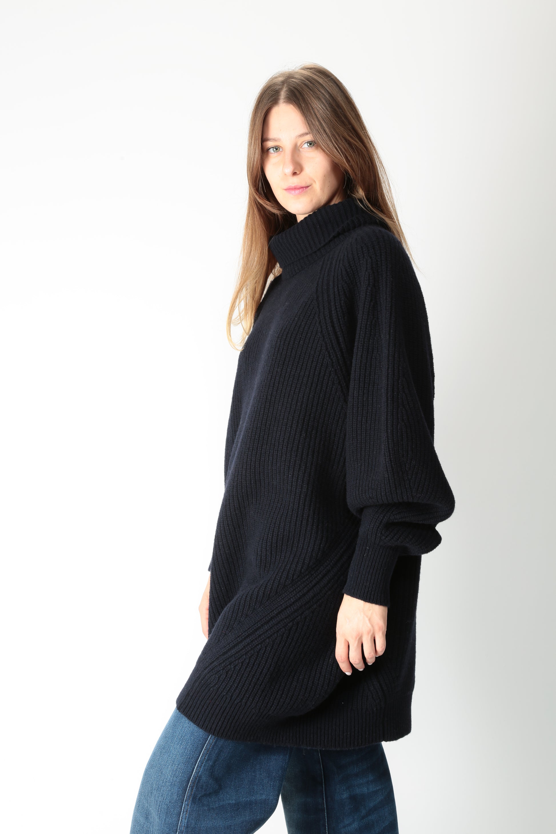 https://admin.shopify.com/store/gulieshop/products/15633572135261#:~:text=https%3A//www.gulieshop.it%20%E2%80%BA%20products%20%E2%80%BA%20jei%2Do%2Dmaglia%2Dlunga%2Da%2Dcoste%2D4527