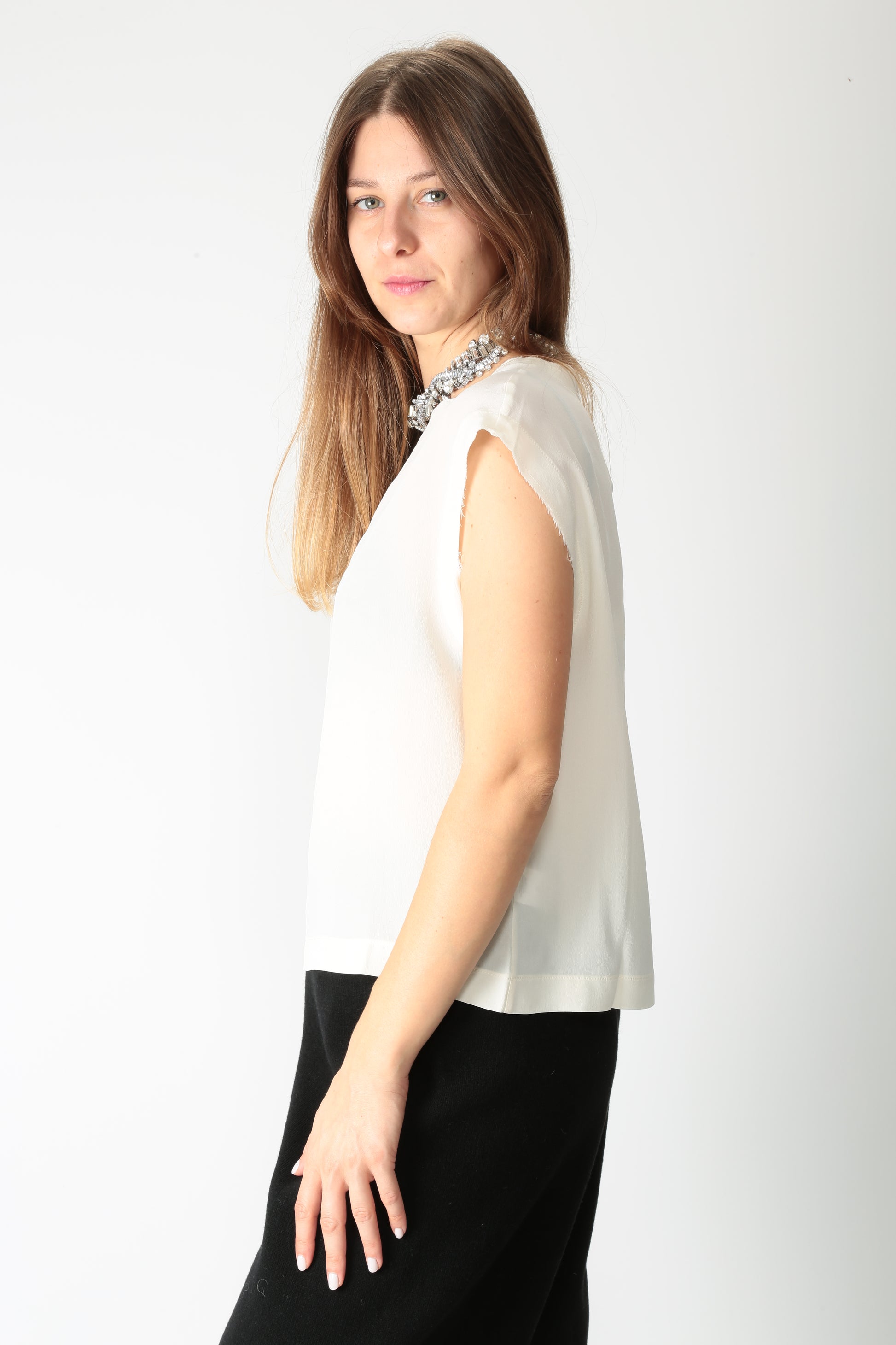 https://admin.shopify.com/store/gulieshop/products/15633572462941#:~:text=https%3A//www.gulieshop.it%20%E2%80%BA%20products%20%E2%80%BA%20jei%2Do%2Dtop%2Dcanotta%2Din%2Dseta%2D4562
