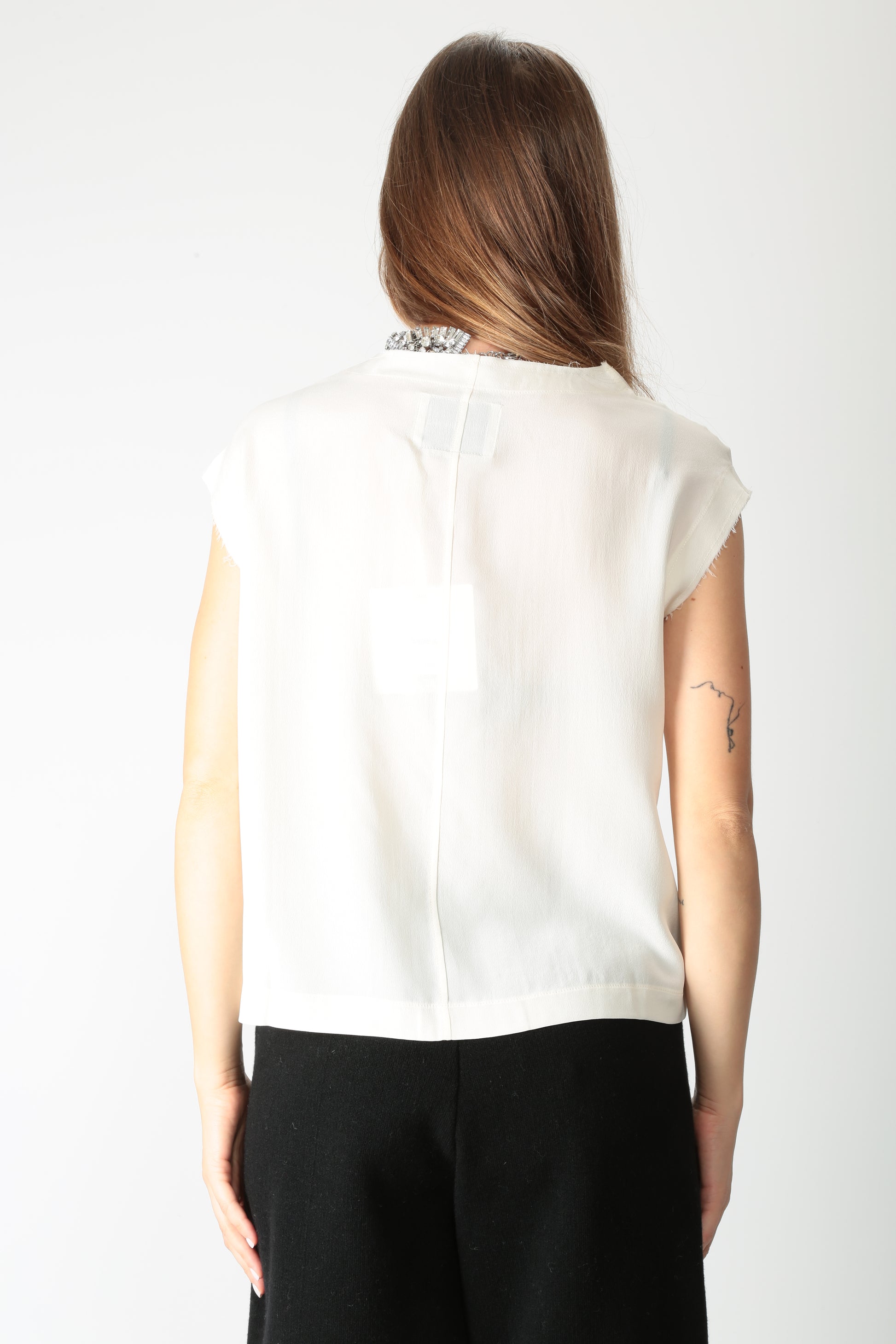 https://admin.shopify.com/store/gulieshop/products/15633572462941#:~:text=https%3A//www.gulieshop.it%20%E2%80%BA%20products%20%E2%80%BA%20jei%2Do%2Dtop%2Dcanotta%2Din%2Dseta%2D4562
