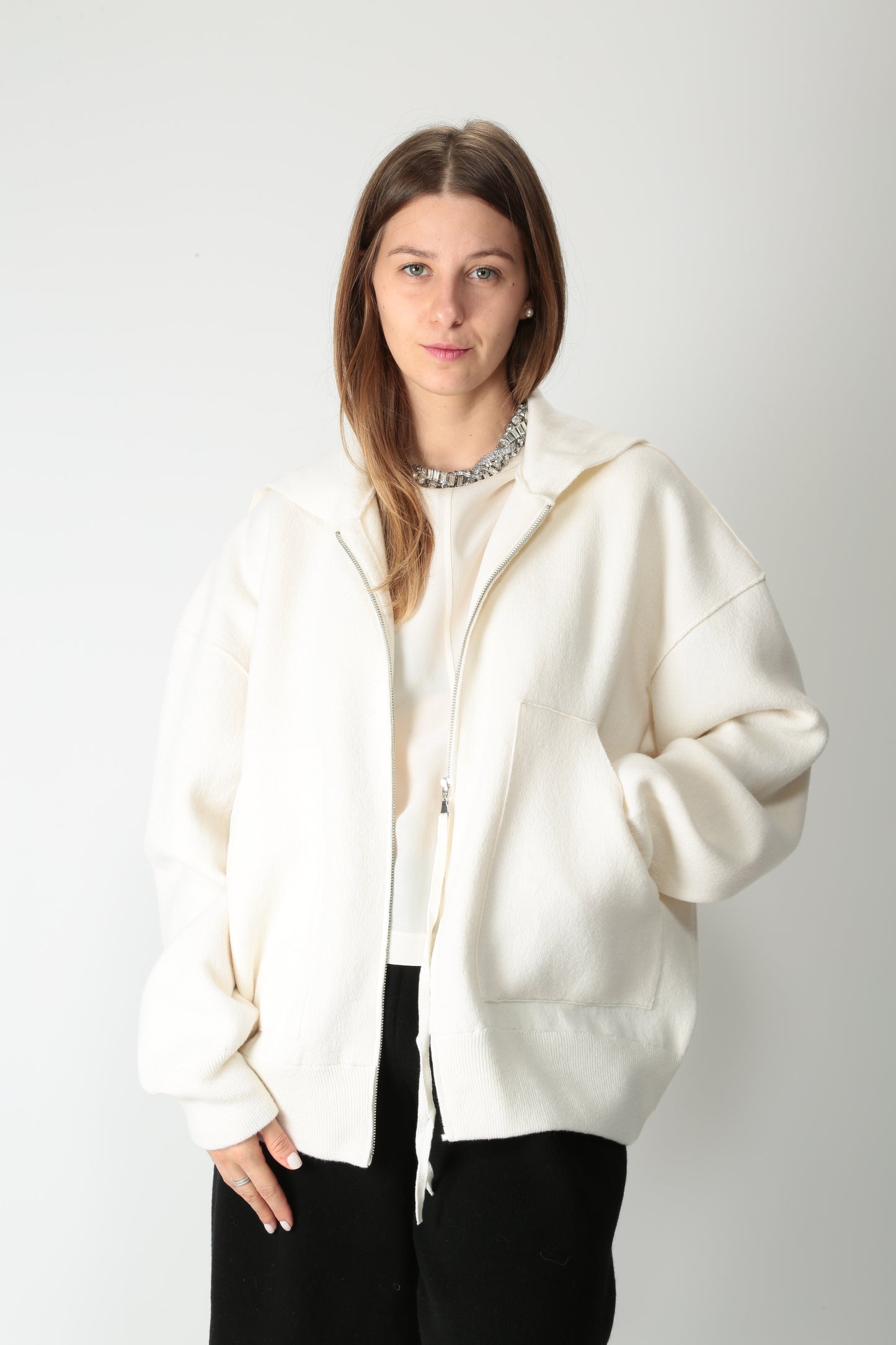 https://admin.shopify.com/store/gulieshop/products/15633572659549#:~:text=https%3A//www.gulieshop.it%20%E2%80%BA%20products%20%E2%80%BA%20jei%2Do%2Dbomber%2Din%2Dlana%2D4525