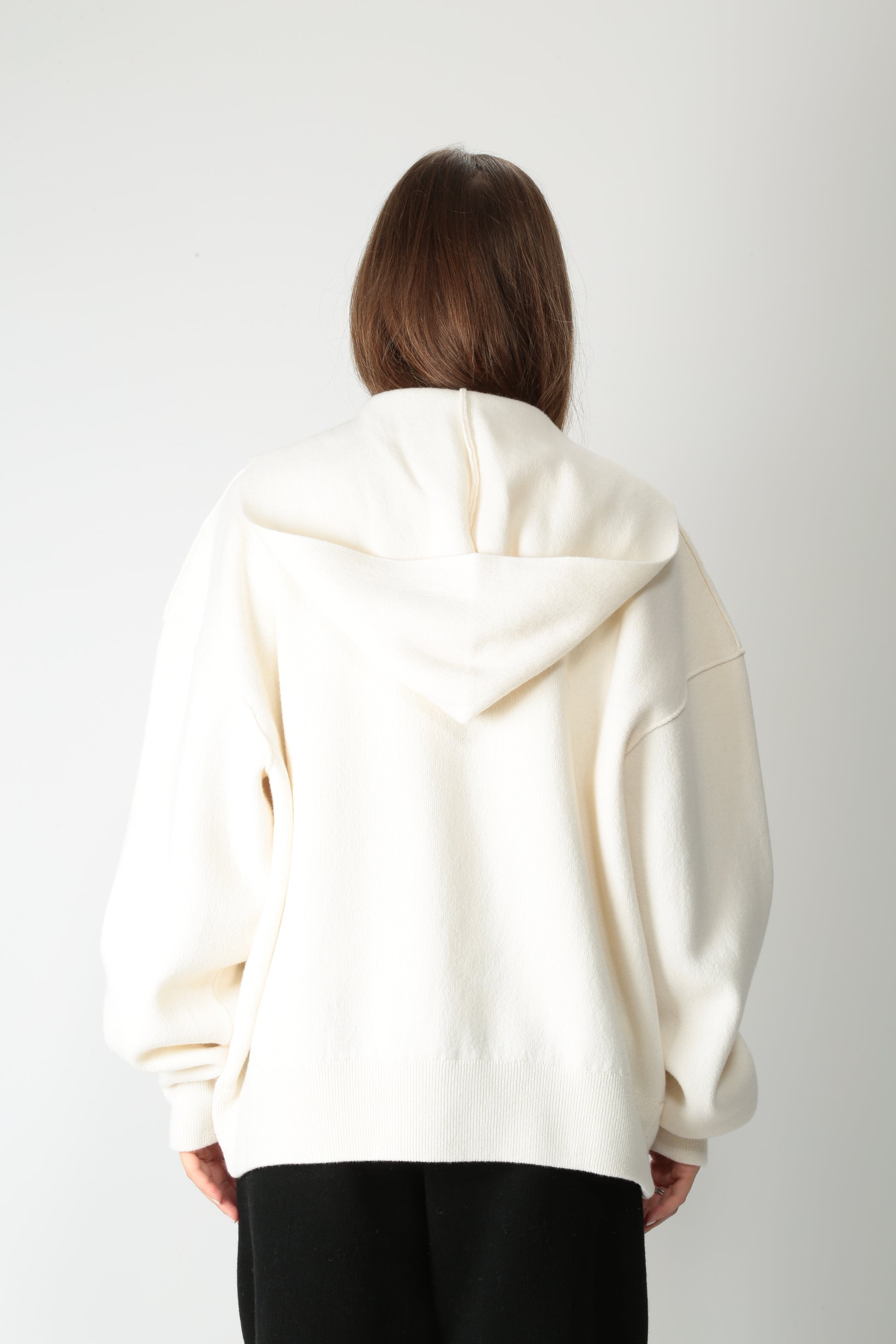 https://admin.shopify.com/store/gulieshop/products/15633572659549#:~:text=https%3A//www.gulieshop.it%20%E2%80%BA%20products%20%E2%80%BA%20jei%2Do%2Dbomber%2Din%2Dlana%2D4525