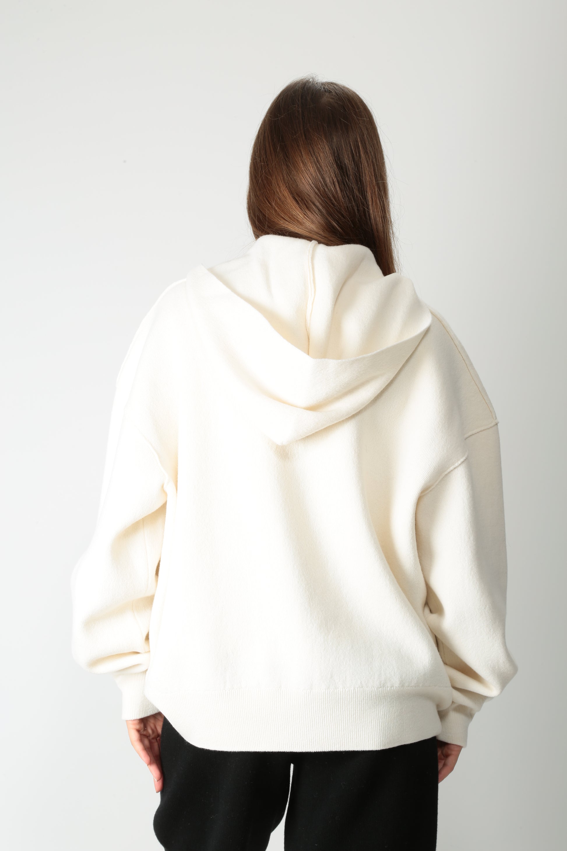https://admin.shopify.com/store/gulieshop/products/15633572659549#:~:text=https%3A//www.gulieshop.it%20%E2%80%BA%20products%20%E2%80%BA%20jei%2Do%2Dbomber%2Din%2Dlana%2D4525