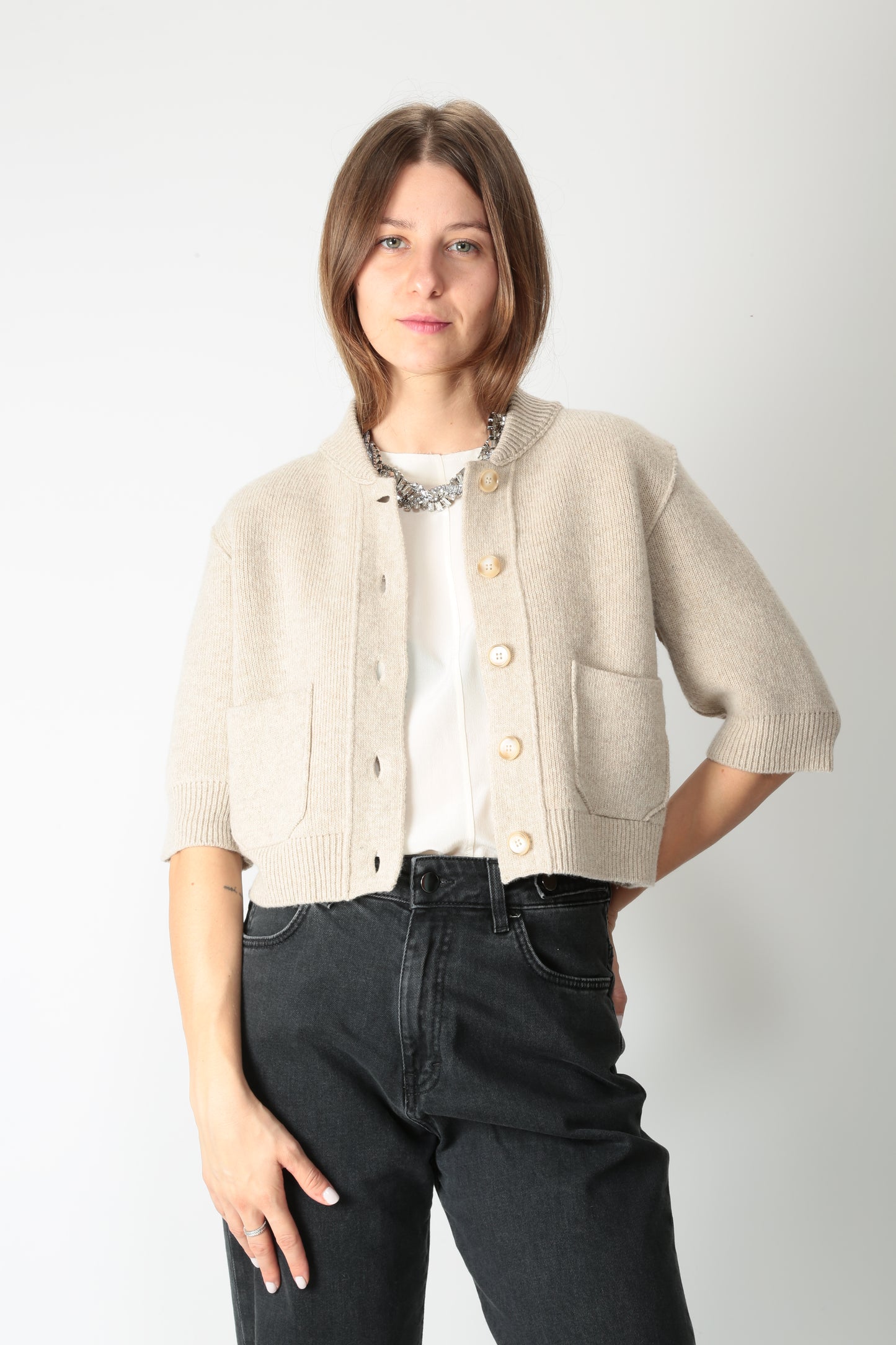 https://admin.shopify.com/store/gulieshop/products/15633572168029#:~:text=https%3A//www.gulieshop.it%20%E2%80%BA%20products%20%E2%80%BA%20jei%2Do%2Dcardigan%2Dcropped%2D4526