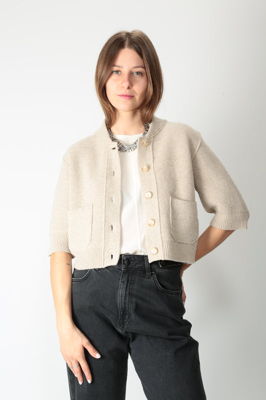 https://admin.shopify.com/store/gulieshop/products/15633572168029#:~:text=https%3A//www.gulieshop.it%20%E2%80%BA%20products%20%E2%80%BA%20jei%2Do%2Dcardigan%2Dcropped%2D4526