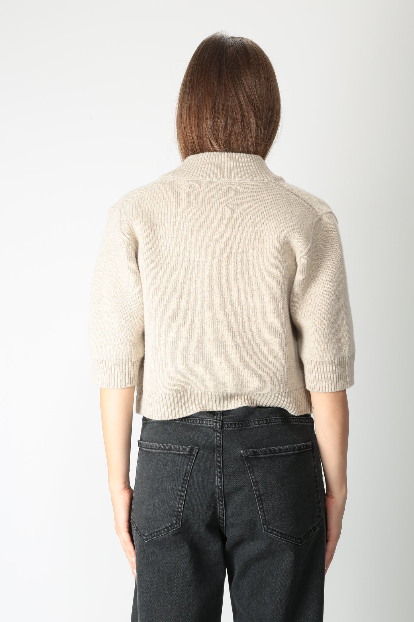 https://admin.shopify.com/store/gulieshop/products/15633572168029#:~:text=https%3A//www.gulieshop.it%20%E2%80%BA%20products%20%E2%80%BA%20jei%2Do%2Dcardigan%2Dcropped%2D4526