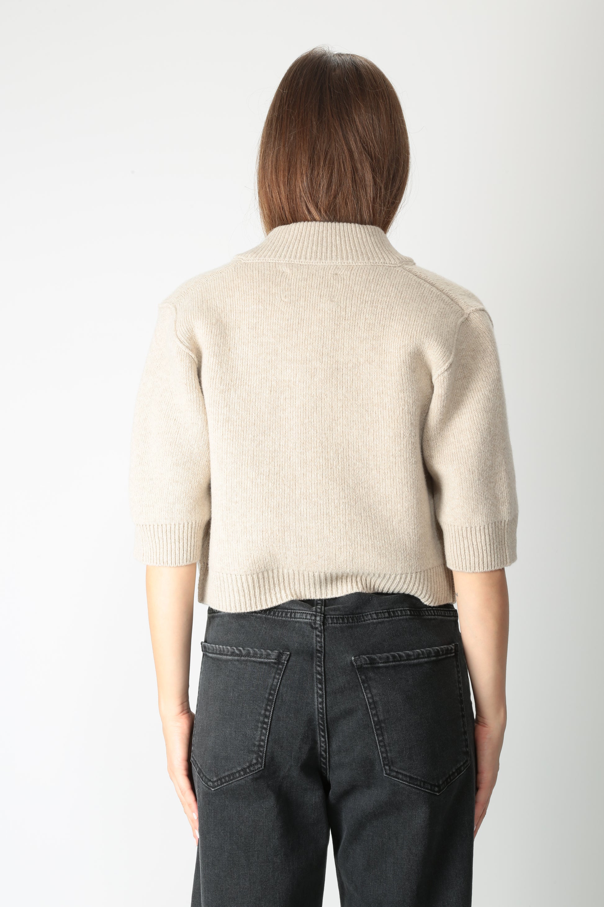 https://admin.shopify.com/store/gulieshop/products/15633572168029#:~:text=https%3A//www.gulieshop.it%20%E2%80%BA%20products%20%E2%80%BA%20jei%2Do%2Dcardigan%2Dcropped%2D4526
