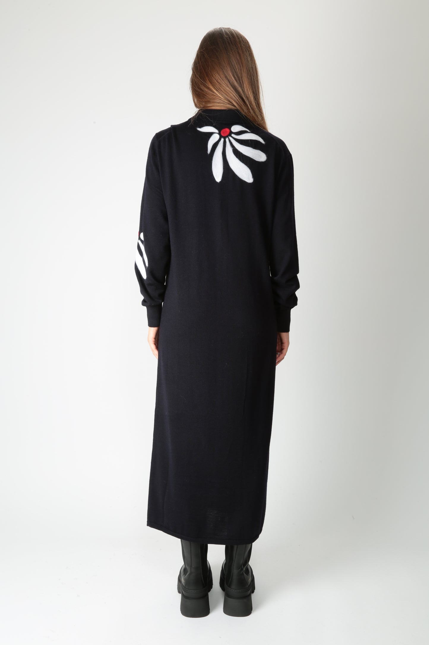 https://admin.shopify.com/store/gulieshop/products/15645210313053#:~:text=https%3A//www.gulieshop.it%20%E2%80%BA%20products%20%E2%80%BA%20beatrice%2Dabito%2Dlungo%2Din%2Dlana%2D25fa6585flo