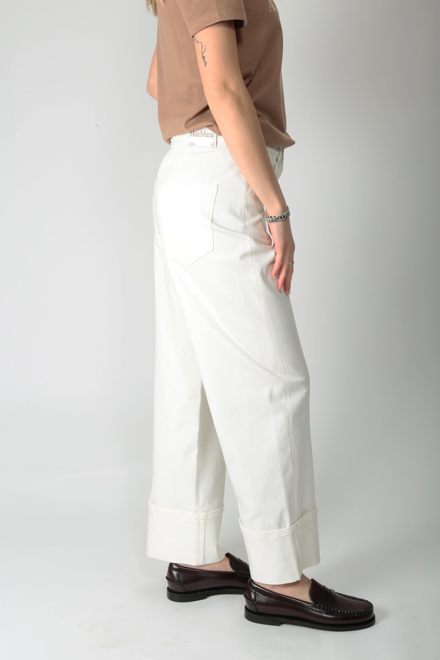https://admin.shopify.com/store/gulieshop/products/15036213625181#:~:text=https%3A//www.gulieshop.it%20%E2%80%BA%20products%20%E2%80%BA%20s%2Dmaxmara%2Djeans%2Dlargo%2Dcervia