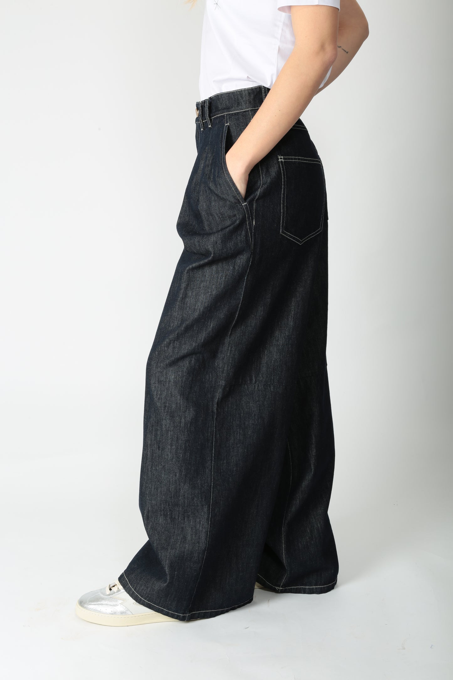 https://admin.shopify.com/store/gulieshop/products/15036213526877#:~:text=https%3A//www.gulieshop.it%20%E2%80%BA%20products%20%E2%80%BA%20s%2Dmaxmara%2Dpantalone%2Din%2Ddenim%2Dcon%2Dpinces%2Dpriamo