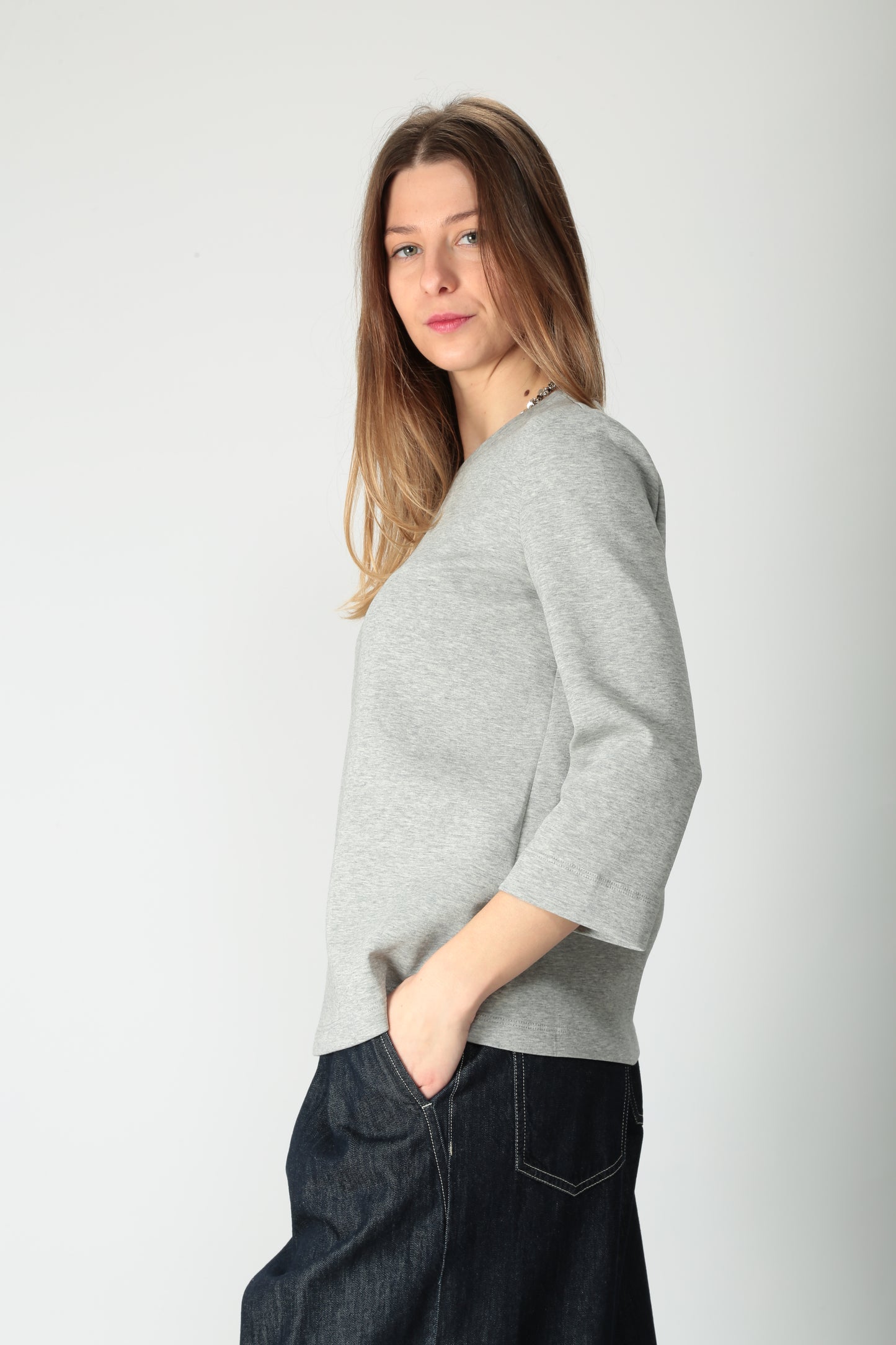https://admin.shopify.com/store/gulieshop/products/15036213297501#:~:text=https%3A//www.gulieshop.it%20%E2%80%BA%20products%20%E2%80%BA%20s%2Dmaxmara%2Dfelpa%2Dleggera%2Dcambra