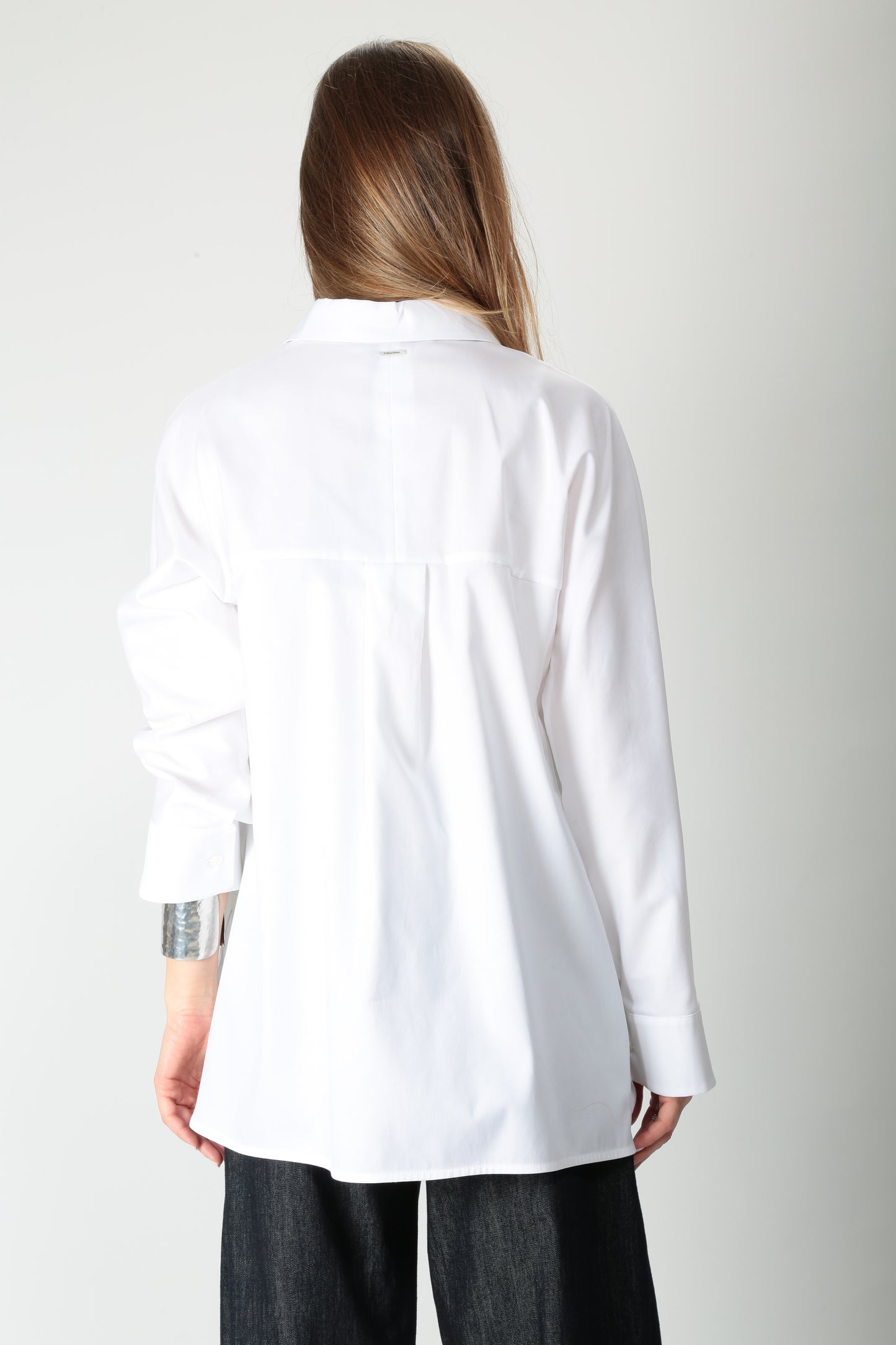 https://admin.shopify.com/store/gulieshop/products/15036213723485#:~:text=https%3A//www.gulieshop.it%20%E2%80%BA%20products%20%E2%80%BA%20s%2Dmaxmara%2Dcamicia%2Din%2Dcotone%2Dsvasata%2Dconero