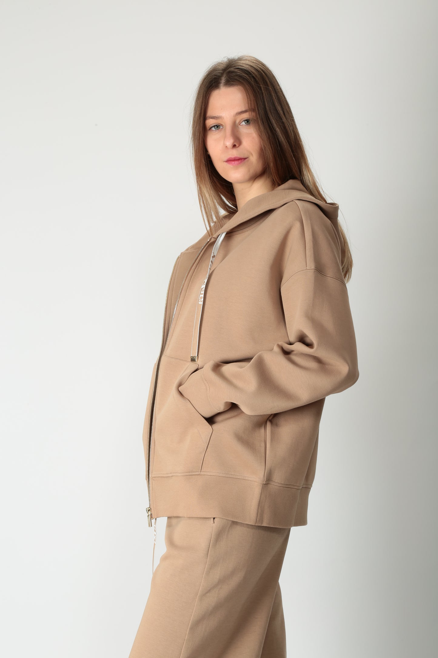 https://admin.shopify.com/store/gulieshop/products/15036213068125#:~:text=https%3A//www.gulieshop.it%20%E2%80%BA%20products%20%E2%80%BA%20s%2Dmaxmara%2Dfelpa%2Dcon%2Dzip%2De%2Dcappuccio%2Djour