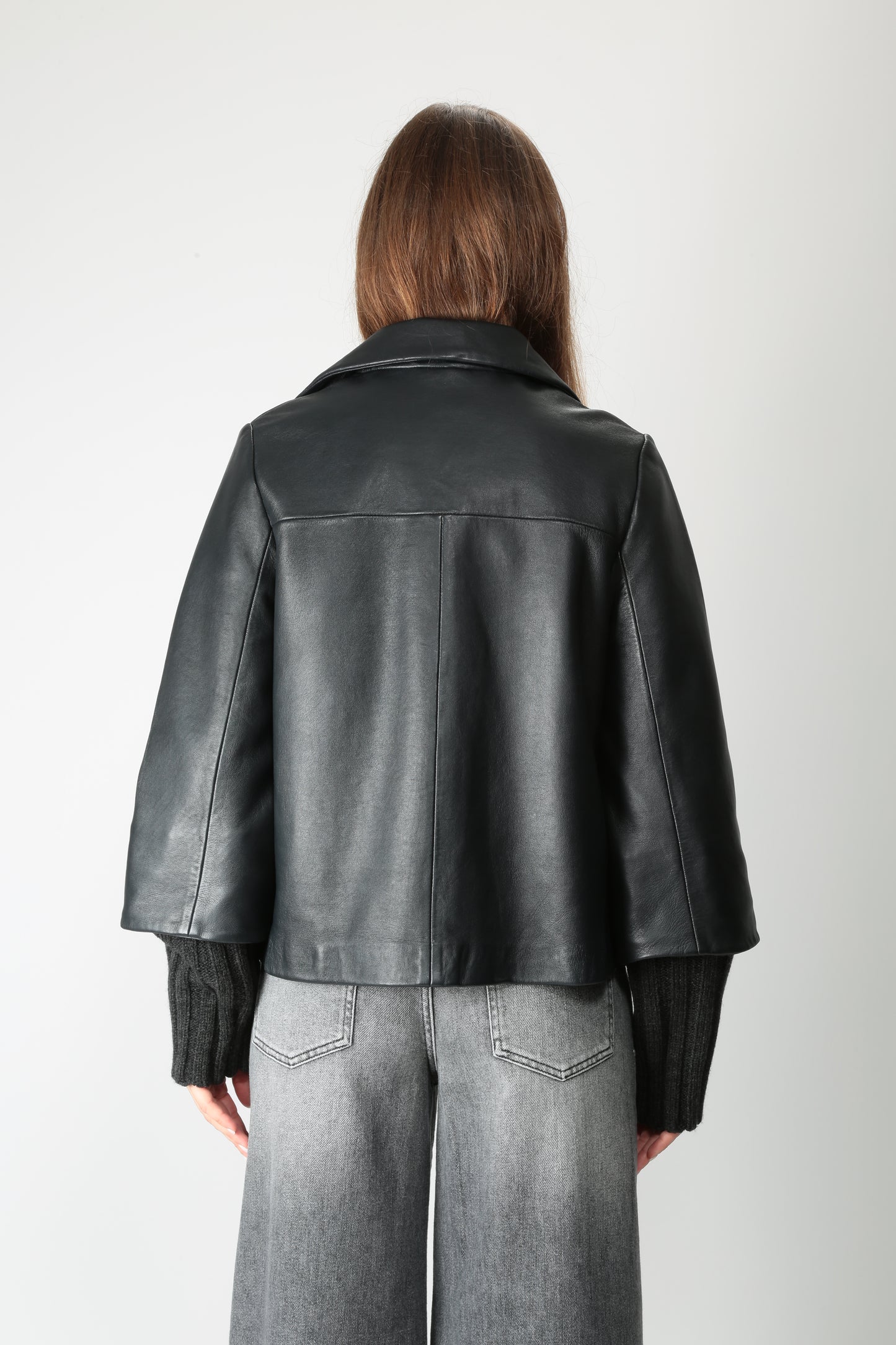 https://admin.shopify.com/store/gulieshop/products/15663934931293#:~:text=https%3A//www.gulieshop.it%20%E2%80%BA%20products%20%E2%80%BA%20jackie%2Dgiacca%2Dchiodo%2Din%2Dpelle%2Dgemini