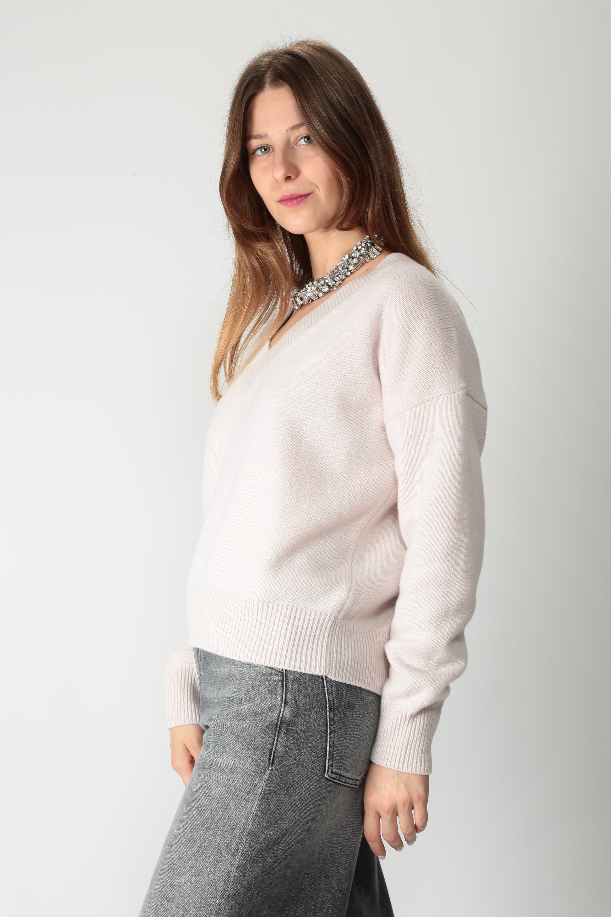 https://admin.shopify.com/store/gulieshop/products/15663934832989#:~:text=https%3A//www.gulieshop.it%20%E2%80%BA%20products%20%E2%80%BA%20maida%2Dmila%2Dmaglia%2Da%2Dv%2Din%2Dlana%2D255m8201%2D1