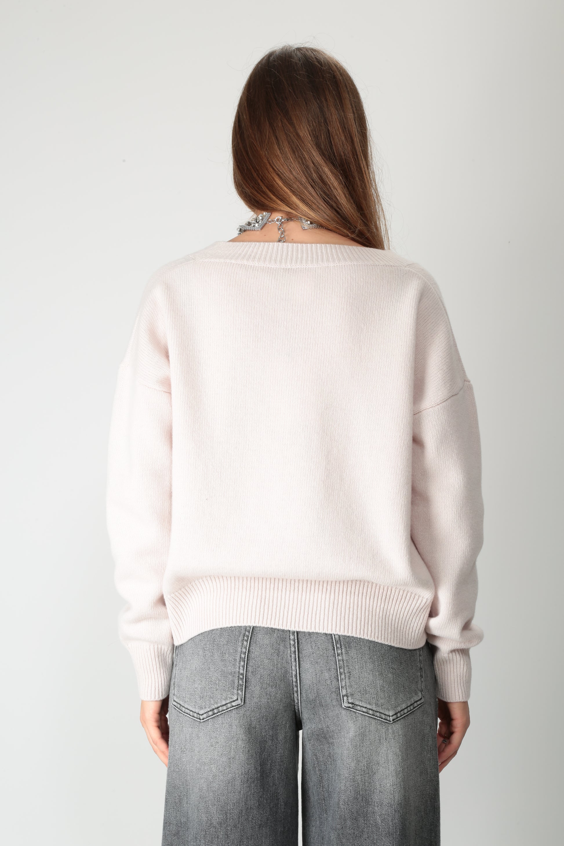 https://admin.shopify.com/store/gulieshop/products/15663934832989#:~:text=https%3A//www.gulieshop.it%20%E2%80%BA%20products%20%E2%80%BA%20maida%2Dmila%2Dmaglia%2Da%2Dv%2Din%2Dlana%2D255m8201%2D1