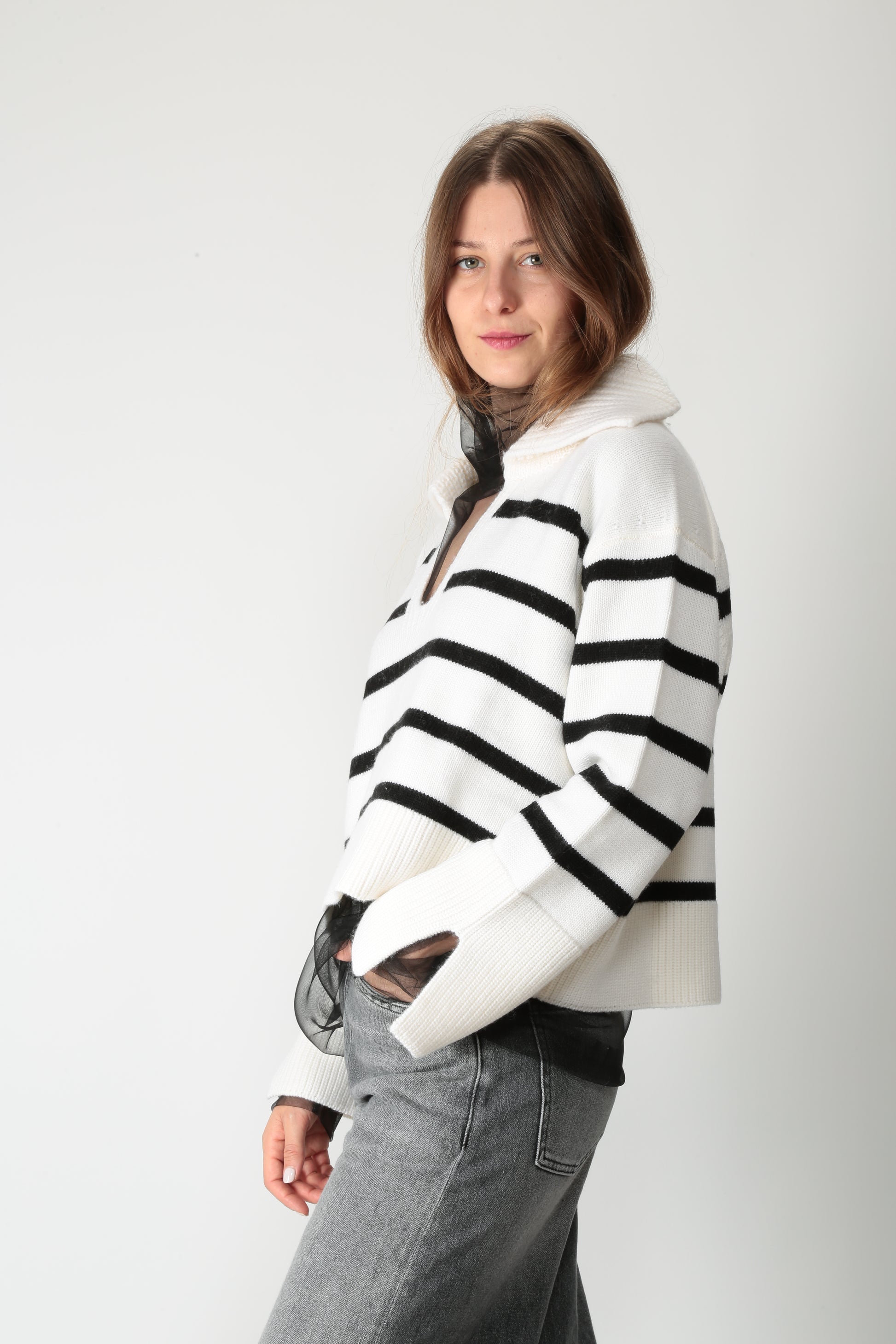 https://admin.shopify.com/store/gulieshop/products/15663943057757#:~:text=https%3A//www.gulieshop.it%20%E2%80%BA%20products%20%E2%80%BA%20meimeij%2Dmaglia%2Da%2Dpolo%2Din%2Dlana%2Dmerino%2Dm5iz00