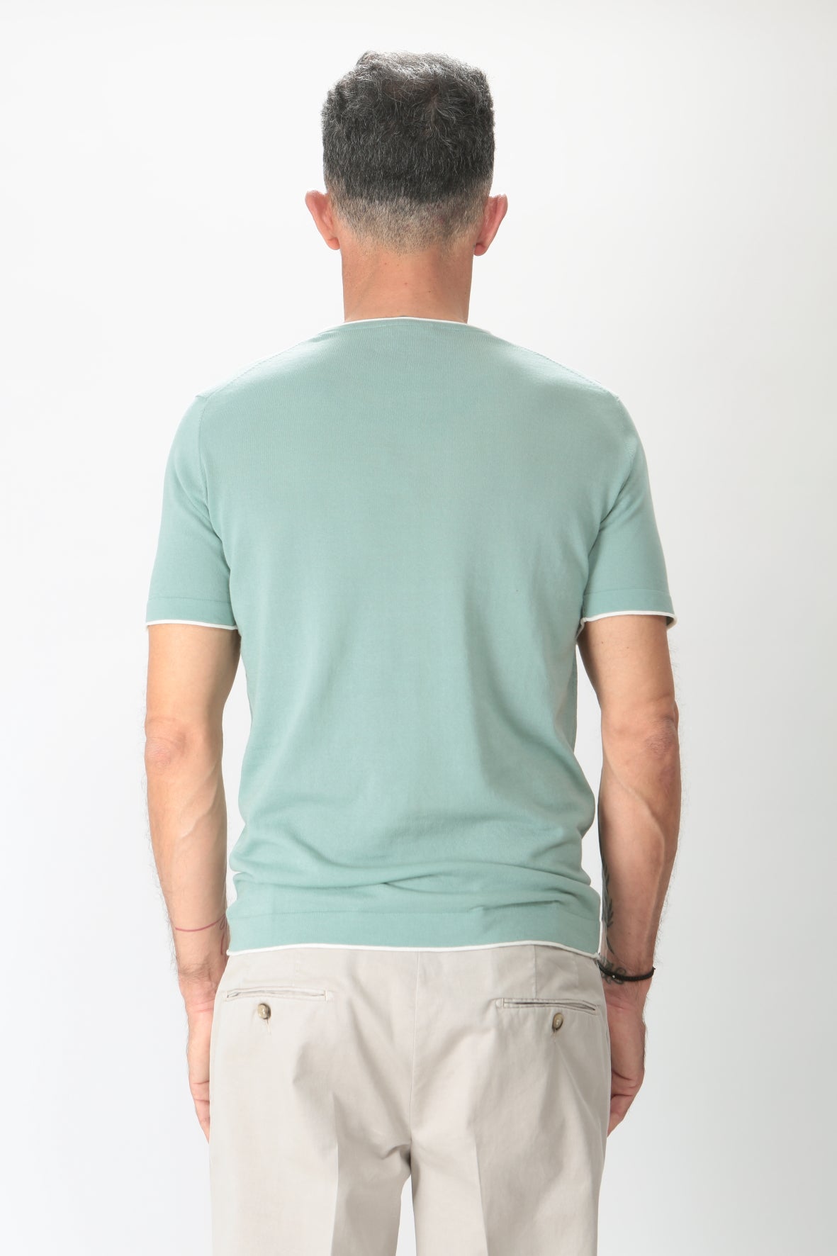 https://admin.shopify.com/store/gulieshop/products/9109518188893#:~:text=Invia-,Lubiam%20Maglia%20in%20filo%2049148/5%206405,-Contenuto%20multimediale%201