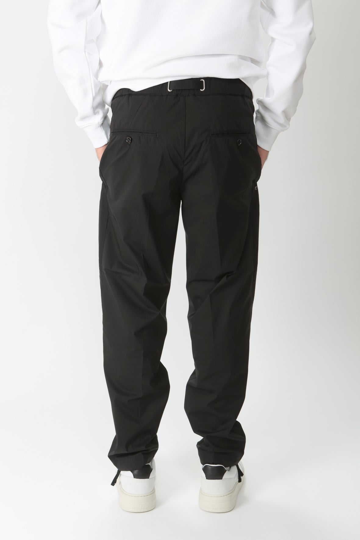 https://admin.shopify.com/store/gulieshop/products/9109378335069#:~:text=Invia-,White%20Sand%20Pantalone%20in%20cotone%20leggero%20SU68%20David%2024SU68311,-Contenuto%20multimediale%201