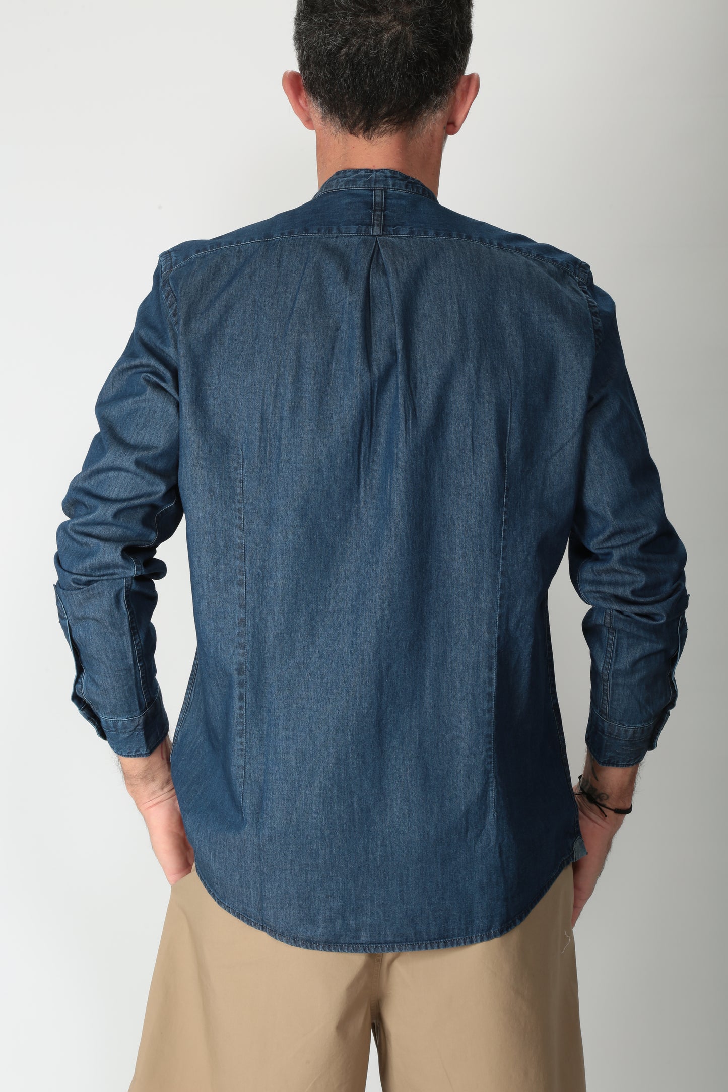 https://admin.shopify.com/store/gulieshop/products/15238075023709#:~:text=https%3A//www.gulieshop.it%20%E2%80%BA%20products%20%E2%80%BA%20alley%2Ddocks%2Dcamicia%2Dcollo%2Dalla%2Dcoreana%2Dau24s06ca