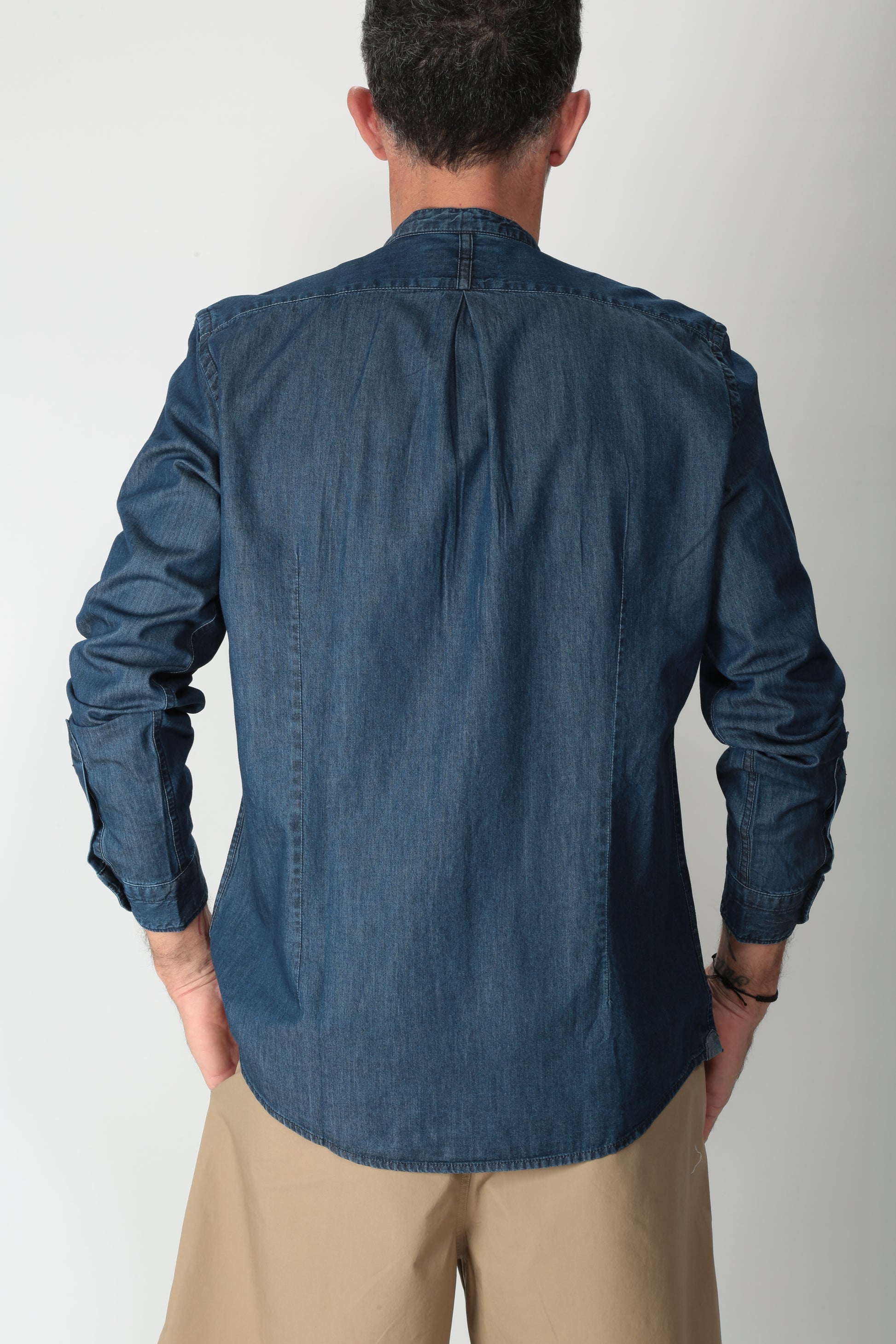 https://admin.shopify.com/store/gulieshop/products/15238075023709#:~:text=https%3A//www.gulieshop.it%20%E2%80%BA%20products%20%E2%80%BA%20alley%2Ddocks%2Dcamicia%2Dcollo%2Dalla%2Dcoreana%2Dau24s06ca