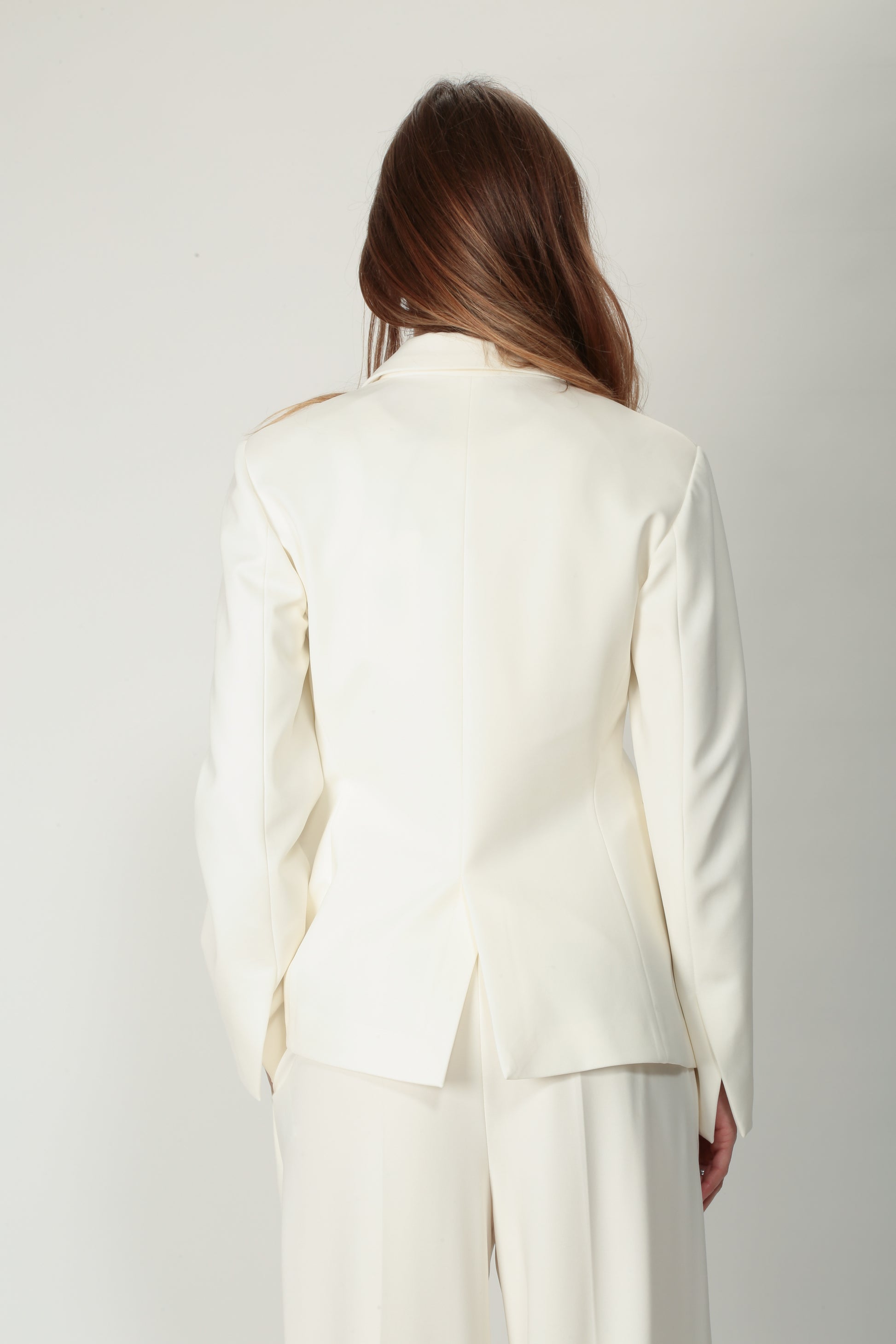 https://admin.shopify.com/store/gulieshop/products/15154416157021#:~:text=https%3A//www.gulieshop.it%20%E2%80%BA%20products%20%E2%80%BA%20l%2Dconti%2Dgiacca%2Df4sm35