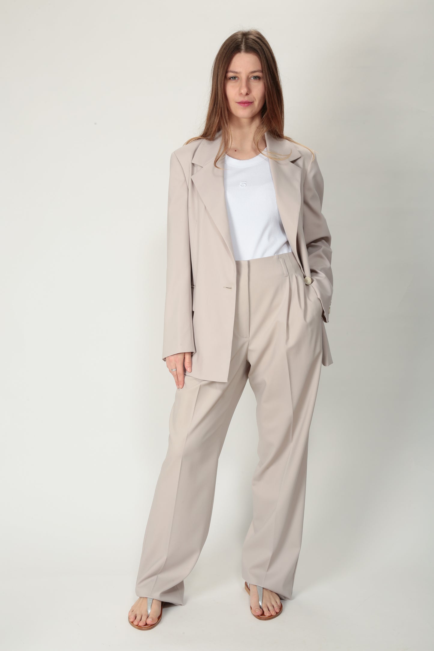 https://admin.shopify.com/store/gulieshop/products/15154415960413#:~:text=https%3A//www.gulieshop.it%20%E2%80%BA%20products%20%E2%80%BA%20l%2Dconti%2Dpantalone%2Ddoppia%2Dpinces%2Df4sp41