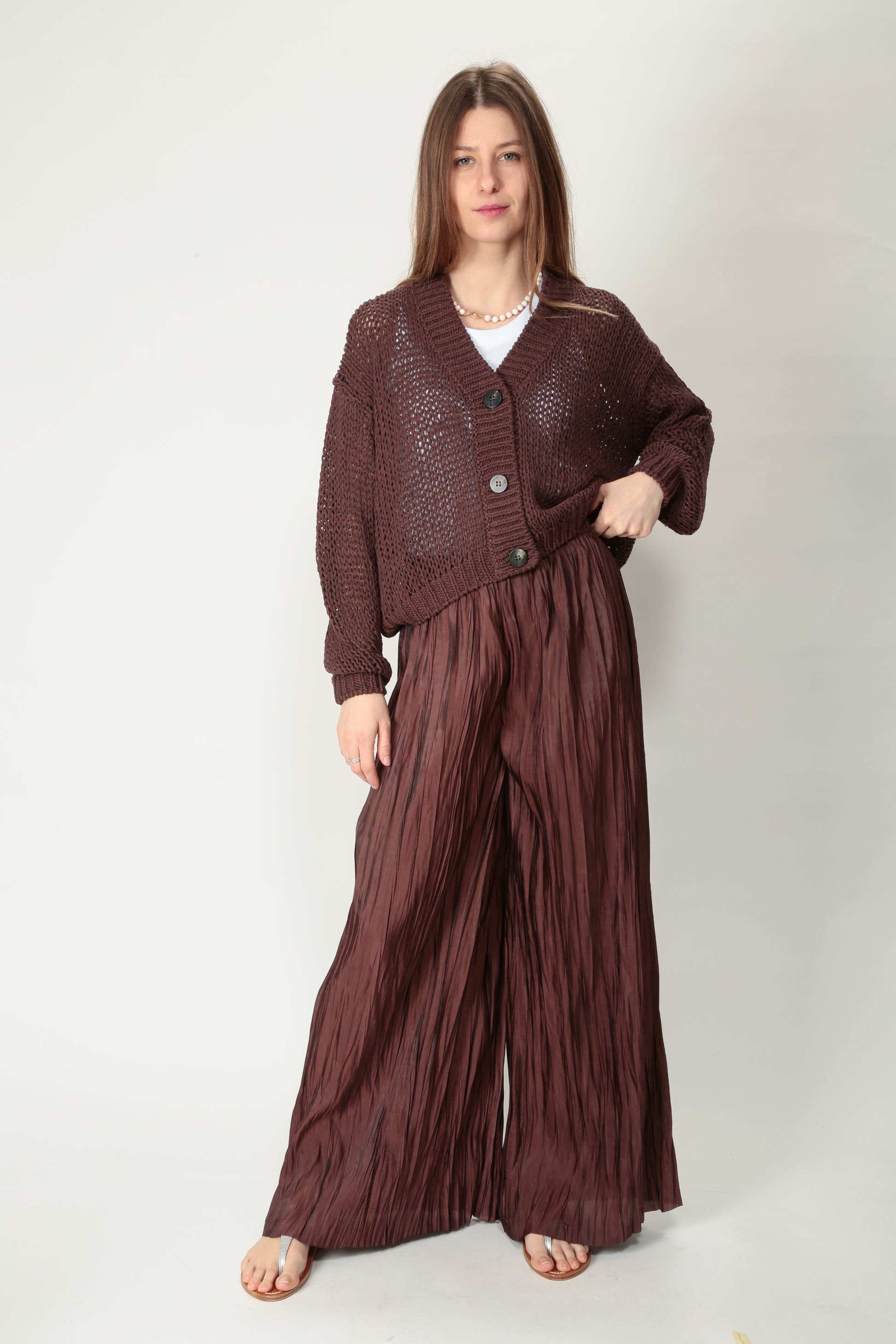 https://admin.shopify.com/store/gulieshop/products/15154452267357#:~:text=https%3A//www.gulieshop.it%20%E2%80%BA%20products%20%E2%80%BA%20r%2Dcollina%2Dcardigan%2Din%2Dfilo%2Dcropped%2Db41010
