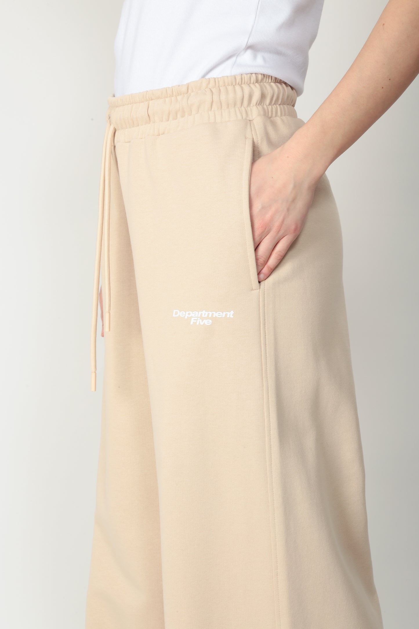 https://admin.shopify.com/store/gulieshop/products/15095552377181#:~:text=https%3A//www.gulieshop.it%20%E2%80%BA%20products%20%E2%80%BA%20department%2D5%2Dpantalone%2Djogger%2Dulco%2Ddp59650d2ff0026000p70