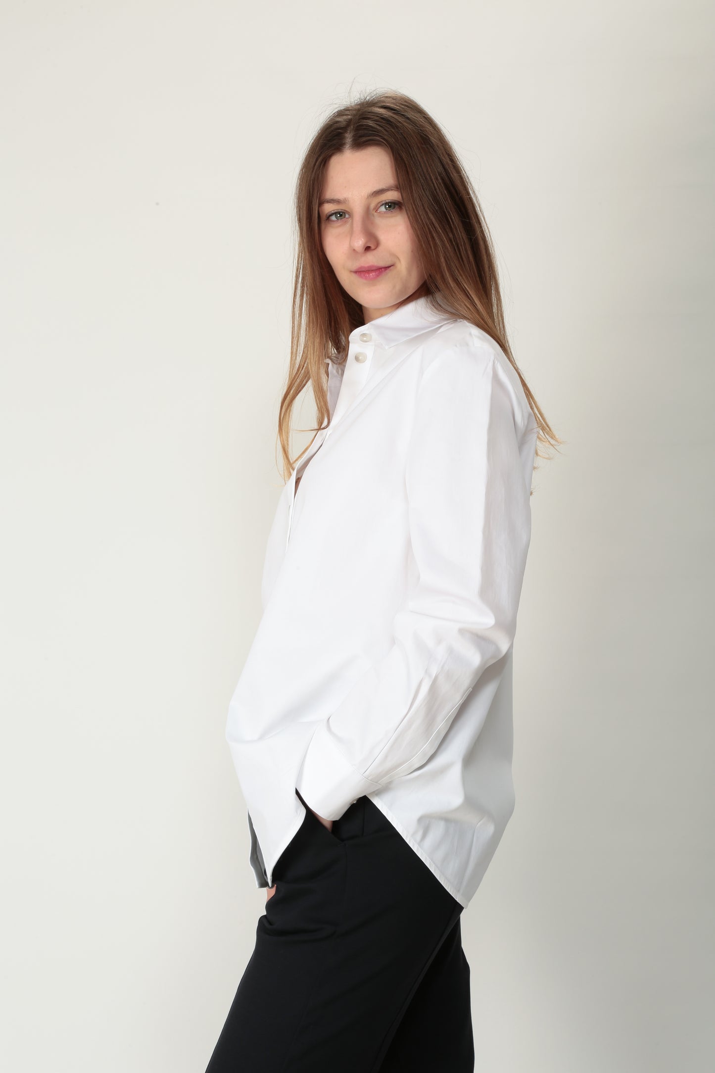 https://admin.shopify.com/store/gulieshop/products/15036214051165#:~:text=https%3A//www.gulieshop.it%20%E2%80%BA%20products%20%E2%80%BA%20maxmara%2Dmm%2Dcamicia%2Din%2Dcotone%2Dricard