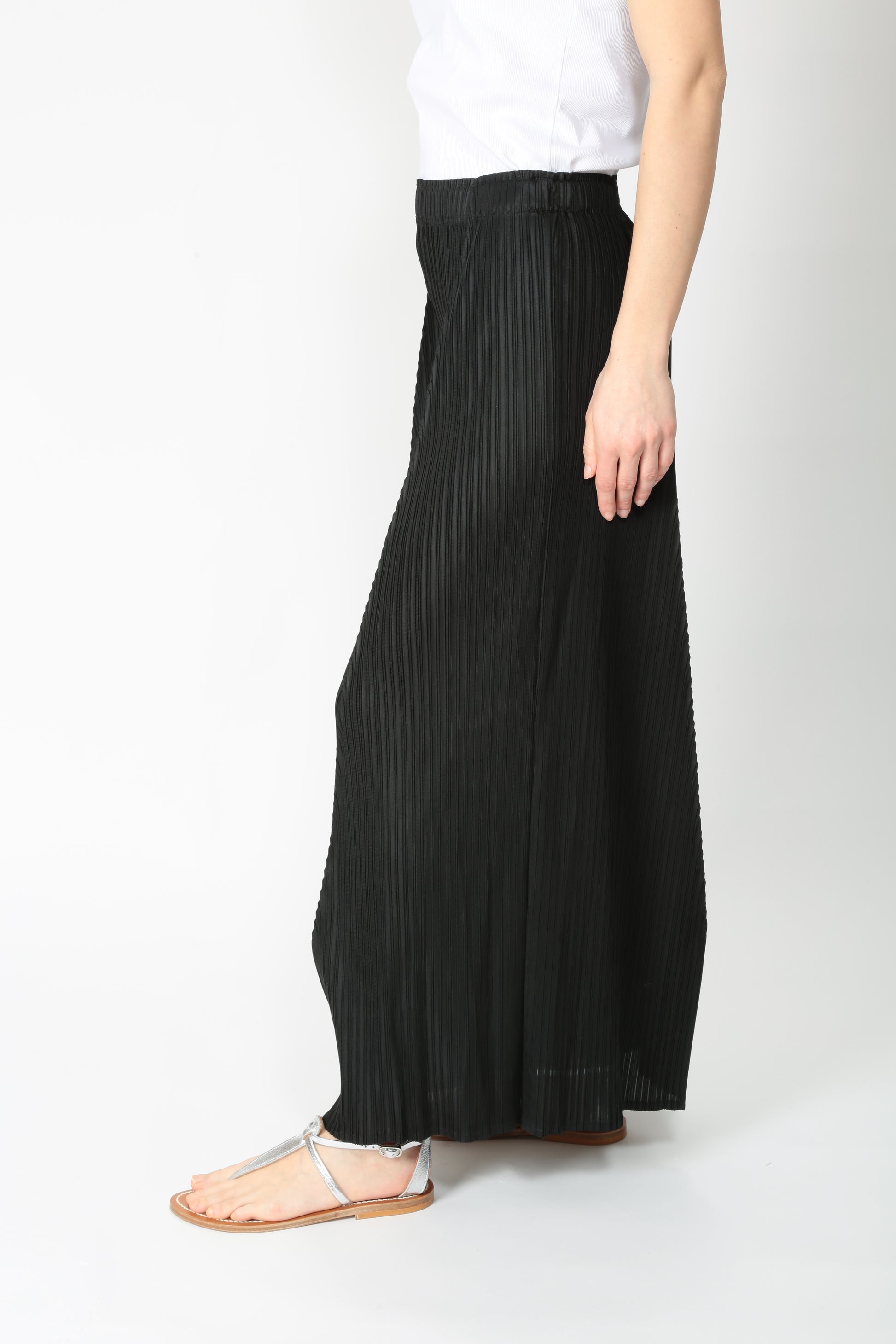 https://admin.shopify.com/store/gulieshop/products/15145076425053#:~:text=https%3A//www.gulieshop.it%20%E2%80%BA%20products%20%E2%80%BA%20meimeij%2Dpantagonna%2Dplisse%2Dm5py09