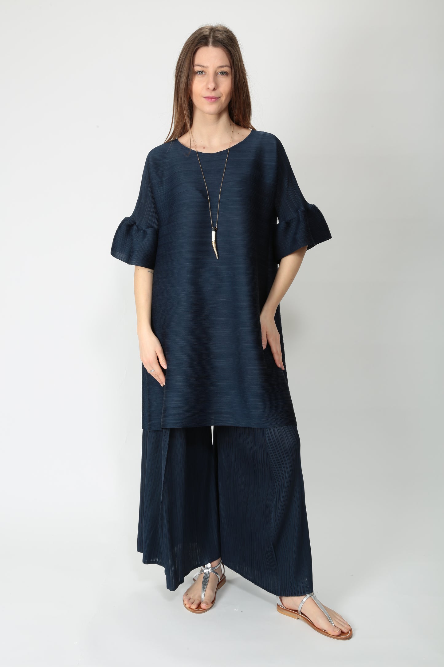 https://admin.shopify.com/store/gulieshop/products/15145065873757#:~:text=https%3A//www.gulieshop.it%20%E2%80%BA%20products%20%E2%80%BA%20meimeij%2Dabito%2Dplisse%2Dm5py06
