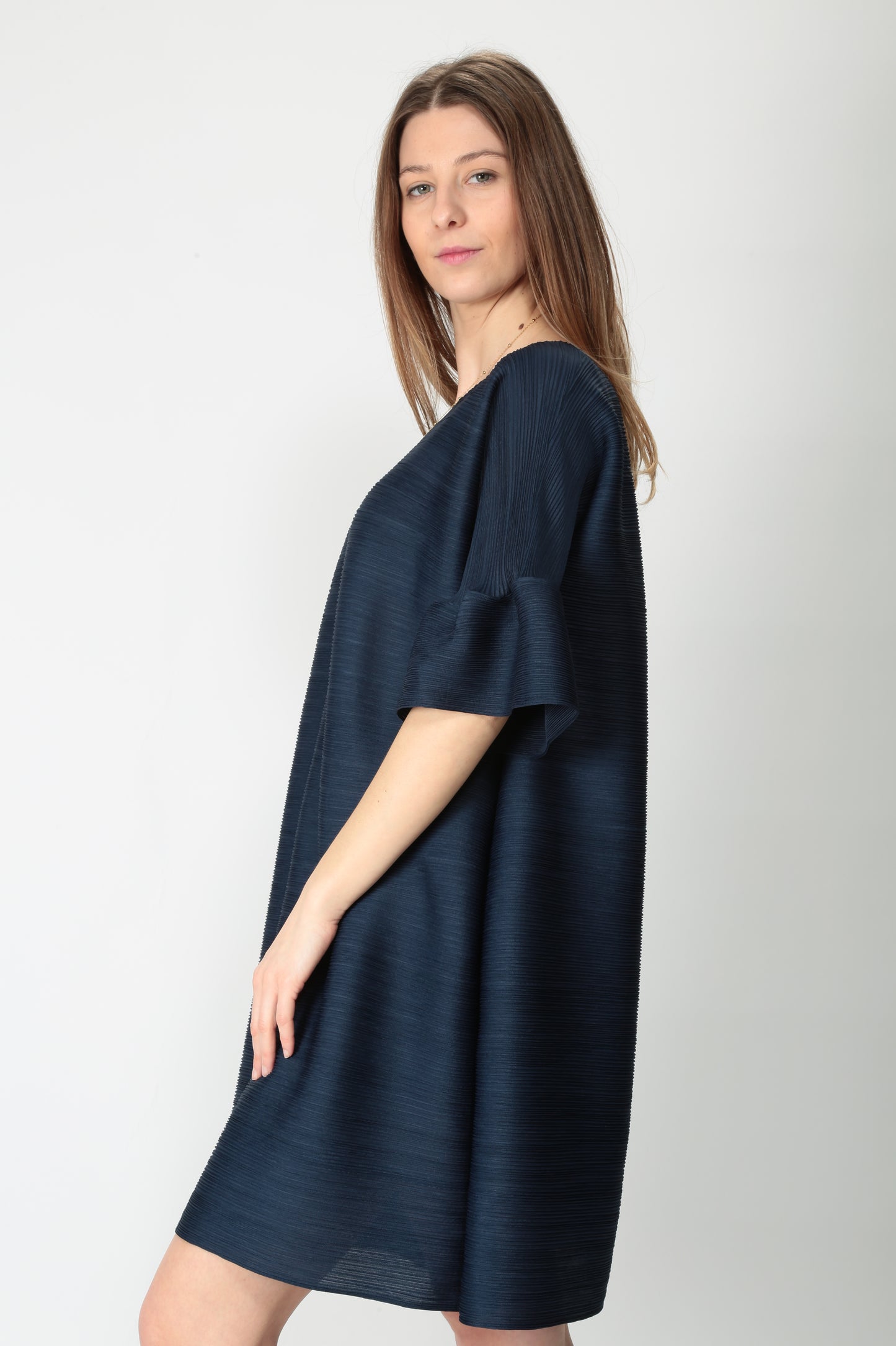 https://admin.shopify.com/store/gulieshop/products/15145065873757#:~:text=https%3A//www.gulieshop.it%20%E2%80%BA%20products%20%E2%80%BA%20meimeij%2Dabito%2Dplisse%2Dm5py06