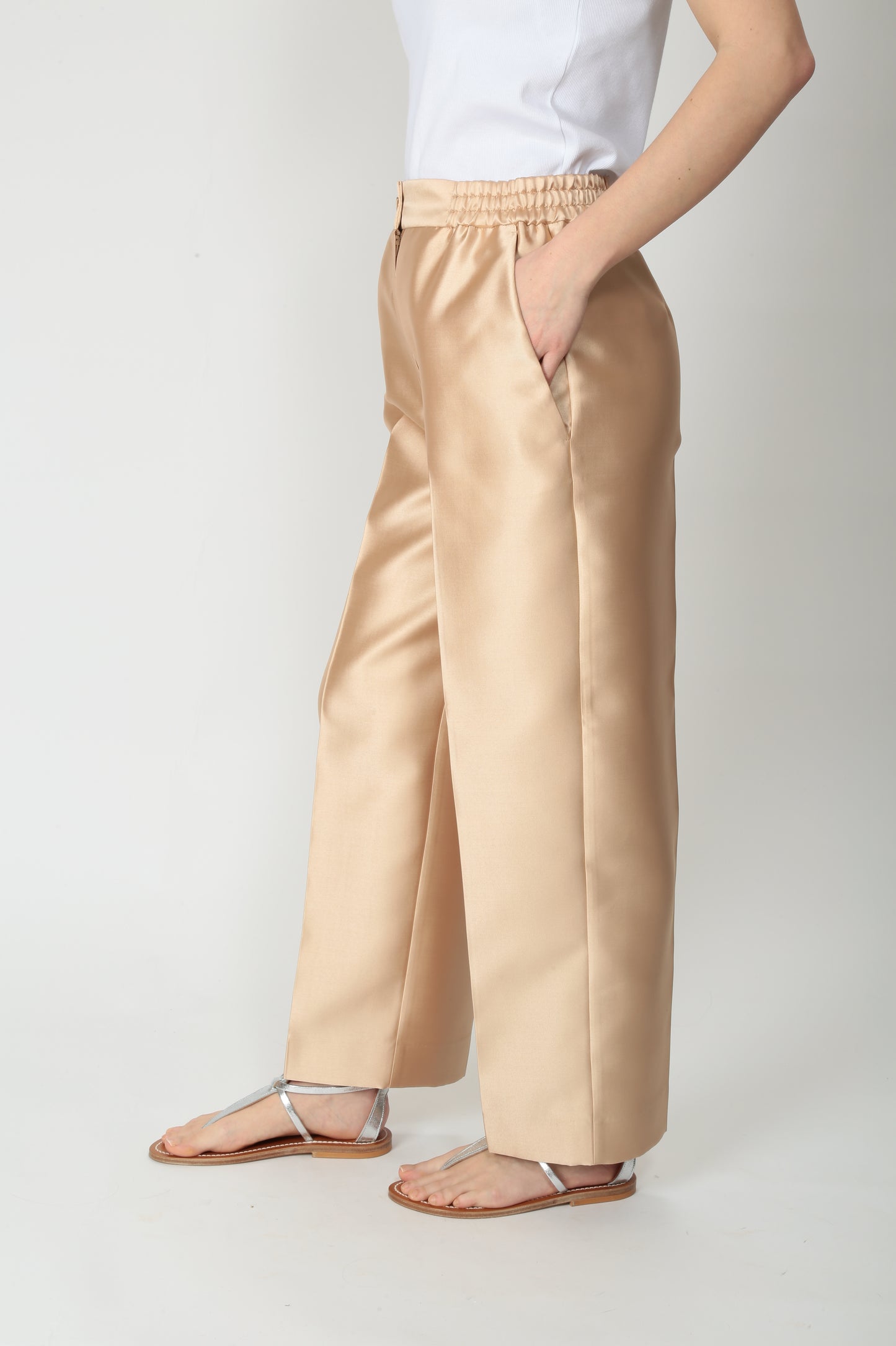 https://admin.shopify.com/store/gulieshop/products/15192689213789#:~:text=https%3A//www.gulieshop.it%20%E2%80%BA%20products%20%E2%80%BA%20beatrice%2Dpantalone%2Din%2Draso%2D25fe1011hopper