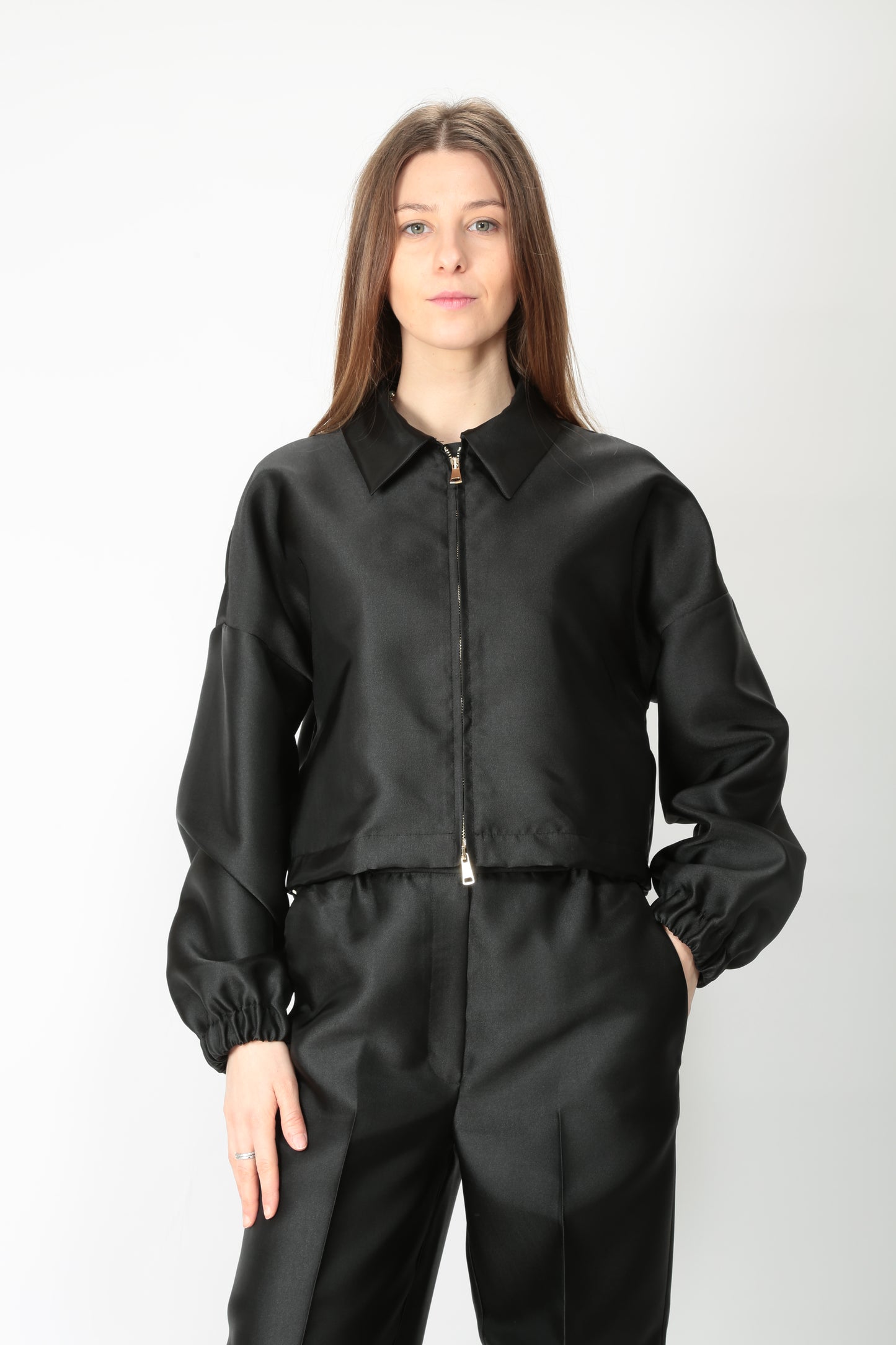 https://admin.shopify.com/store/gulieshop/products/15192660050269#:~:text=https%3A//www.gulieshop.it%20%E2%80%BA%20products%20%E2%80%BA%20beatrice%2Dbomber%2Dcorto%2Din%2Draso%2D25fe3984hopper%2D1